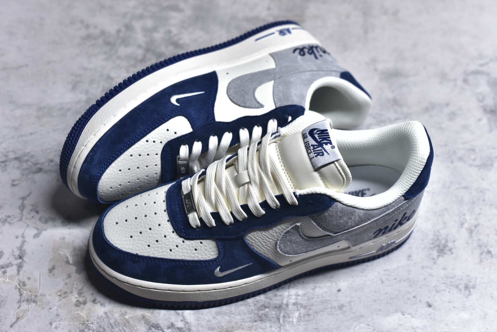 图片[7]-#海外限量发售！公司级NIke Air Force 1 \’07 Low 白灰蓝拼接 空军一号低帮 运动鞋 休闲鞋 折边针车 工艺难度大 原楦头原纸板 高端定制鞋盒 原厂鞋底 超高清洁度 细节完美 货号：HM3703-161 尺码：36 36.5 37.5 38 38.5 39 40 40.5 41 42 42.5 43 44 44.5 45-选品中心