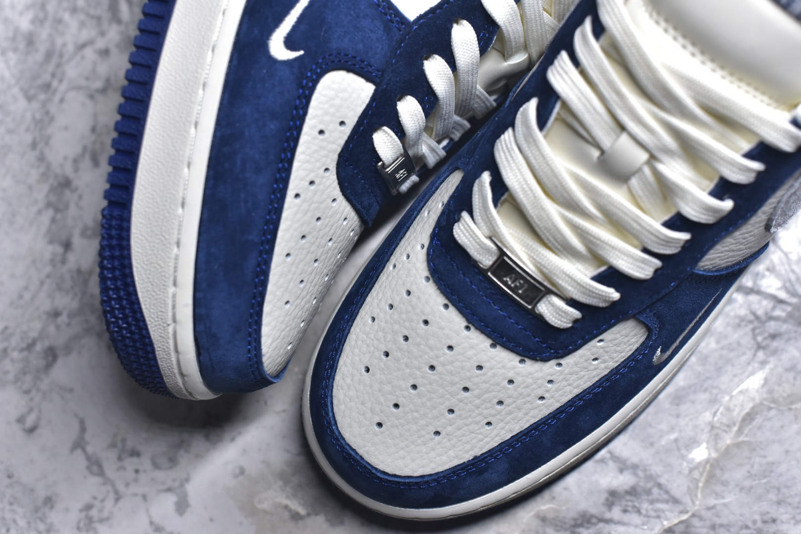 图片[8]-#海外限量发售！公司级NIke Air Force 1 \’07 Low 白灰蓝拼接 空军一号低帮 运动鞋 休闲鞋 折边针车 工艺难度大 原楦头原纸板 高端定制鞋盒 原厂鞋底 超高清洁度 细节完美 货号：HM3703-161 尺码：36 36.5 37.5 38 38.5 39 40 40.5 41 42 42.5 43 44 44.5 45-选品中心