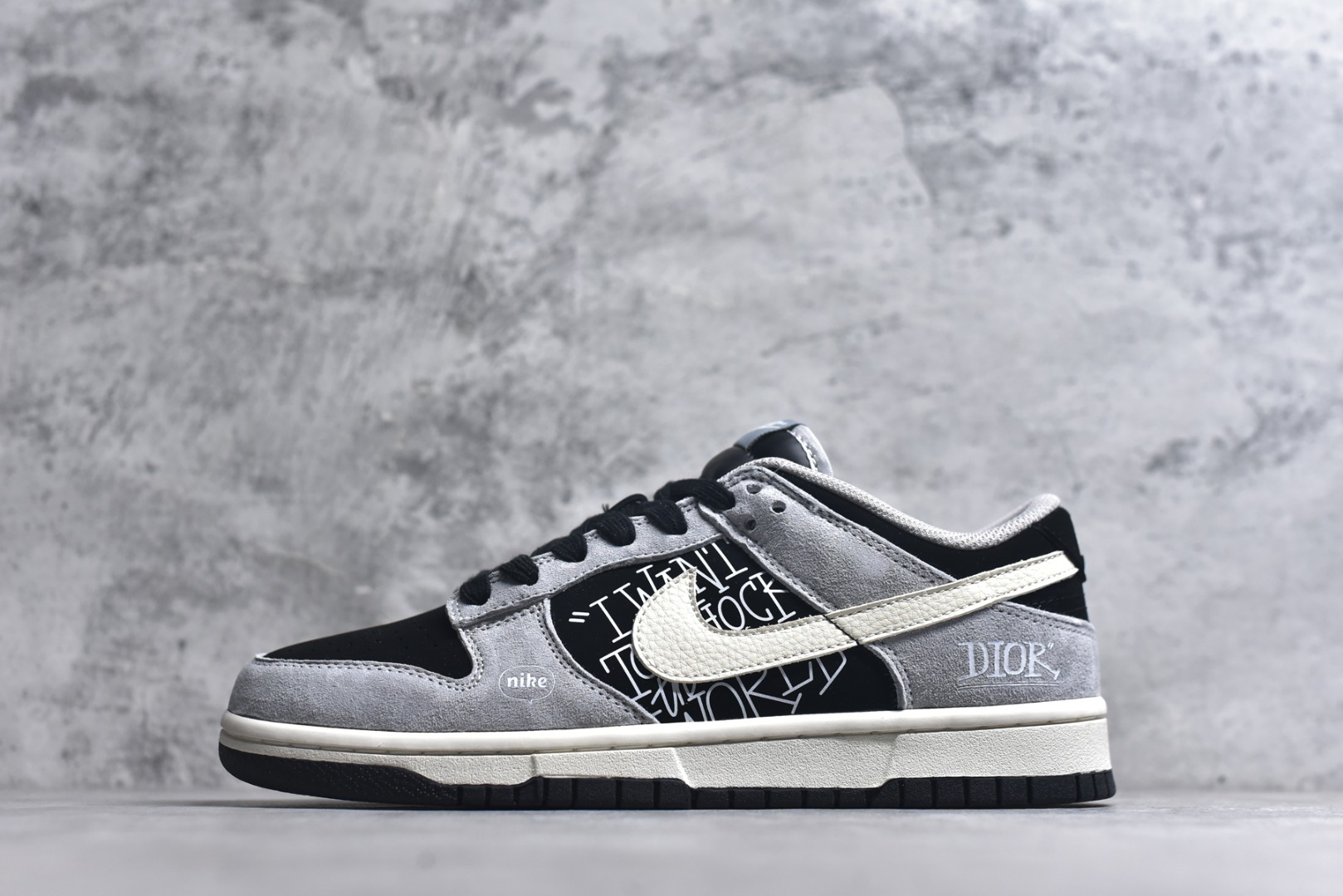 #海外爆款限量发售！Nike SB Dunk Low“ 迪奥联名—米灰黑猪八革” 周年高端定制 低帮休闲板鞋 定制鞋盒 大厂纯原品质出货 超高清洁度 皮料切割干净无任何毛边 细节完美 货号：DN3168-021 尺码：36 36.5 37.5 38 38.5 39 40 40.5 41 42 42.5 43 44 44.5 45-选品中心