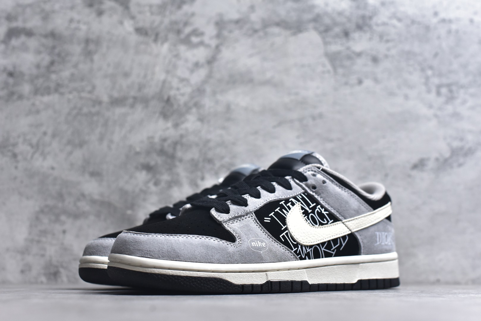 图片[2]-#海外爆款限量发售！Nike SB Dunk Low“ 迪奥联名—米灰黑猪八革” 周年高端定制 低帮休闲板鞋 定制鞋盒 大厂纯原品质出货 超高清洁度 皮料切割干净无任何毛边 细节完美 货号：DN3168-021 尺码：36 36.5 37.5 38 38.5 39 40 40.5 41 42 42.5 43 44 44.5 45-选品中心