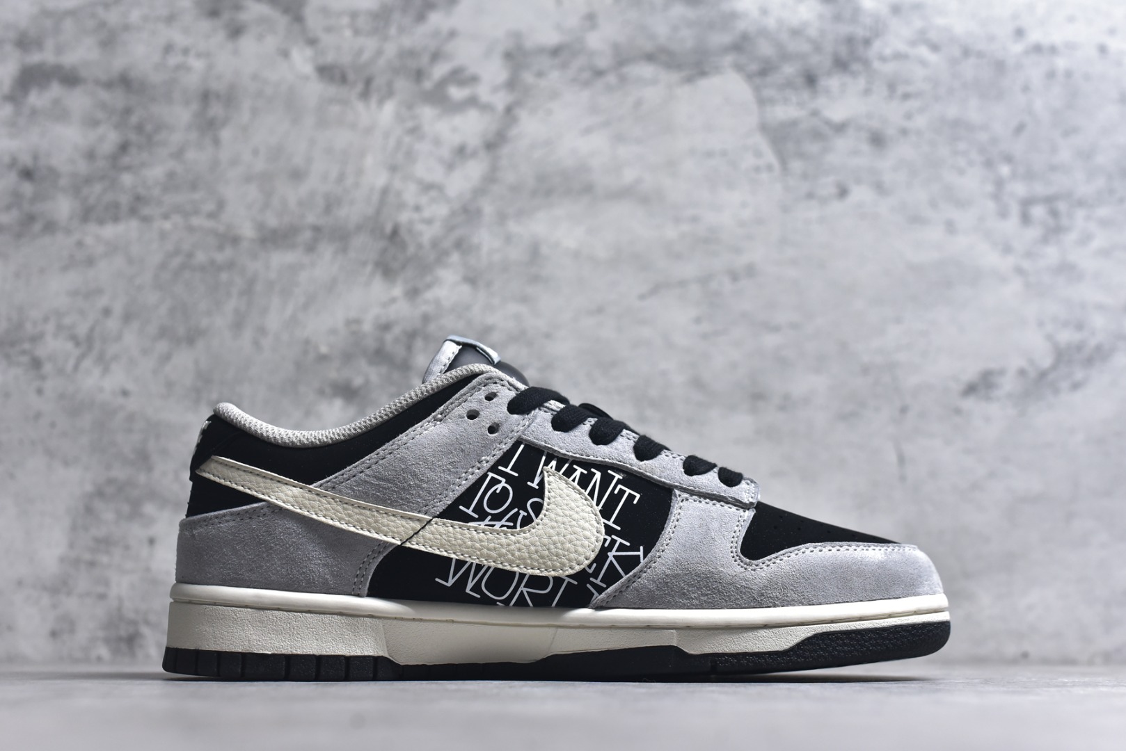 图片[3]-#海外爆款限量发售！Nike SB Dunk Low“ 迪奥联名—米灰黑猪八革” 周年高端定制 低帮休闲板鞋 定制鞋盒 大厂纯原品质出货 超高清洁度 皮料切割干净无任何毛边 细节完美 货号：DN3168-021 尺码：36 36.5 37.5 38 38.5 39 40 40.5 41 42 42.5 43 44 44.5 45-选品中心