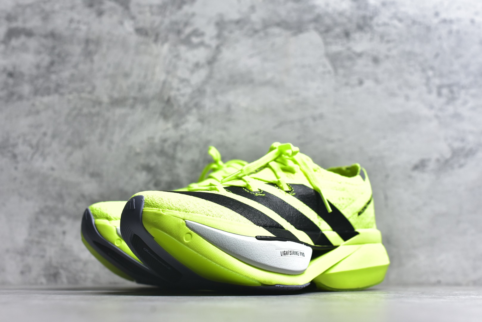 图片[2]-#adidas Adizero Prime X 3.0 Strung 舒适防滑耐磨 低帮 长跑短跑跑步鞋 男女同款 这款adidas Adizero Prime X3跑步鞋集结诸多创新技术，打造出活力满满的竞速利器，力求助你刷新个人纪录。精心打造的Strung鞋面为双脚带来结构感，三层式Lightstrike中底则增添了舒适度。采用碳板与ENERGYRODS 2.0仿跖骨碳柱，感受活力步步迸发，伴你畅快跃步向前。鞋头处含Continental™马牌橡胶，助力自信蹬地。绿色 JI2981 尺码：36 37 38 39 40 41 42 43 44 45 （无半码）-选品中心