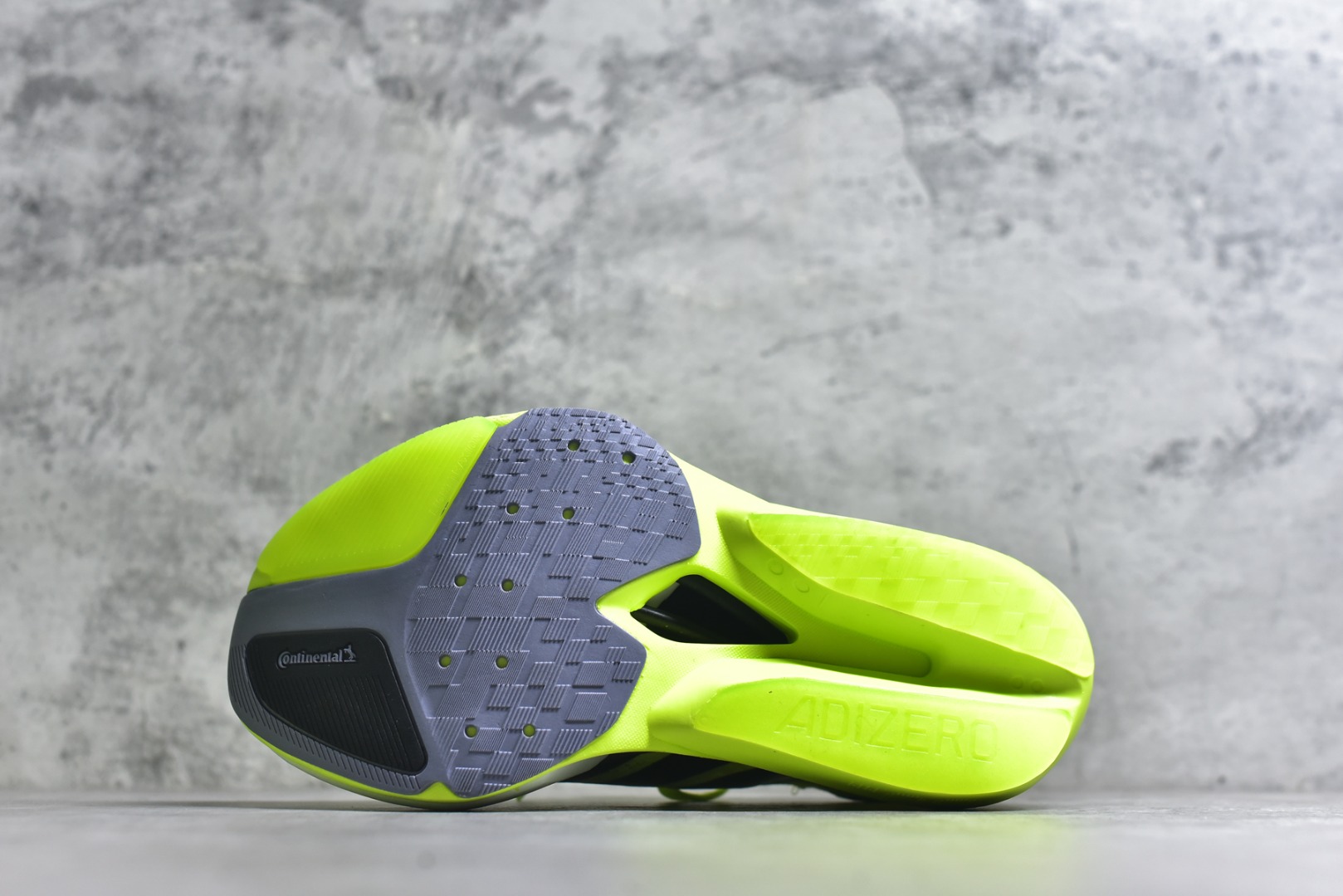 图片[6]-#adidas Adizero Prime X 3.0 Strung 舒适防滑耐磨 低帮 长跑短跑跑步鞋 男女同款 这款adidas Adizero Prime X3跑步鞋集结诸多创新技术，打造出活力满满的竞速利器，力求助你刷新个人纪录。精心打造的Strung鞋面为双脚带来结构感，三层式Lightstrike中底则增添了舒适度。采用碳板与ENERGYRODS 2.0仿跖骨碳柱，感受活力步步迸发，伴你畅快跃步向前。鞋头处含Continental™马牌橡胶，助力自信蹬地。绿色 JI2981 尺码：36 37 38 39 40 41 42 43 44 45 （无半码）-选品中心