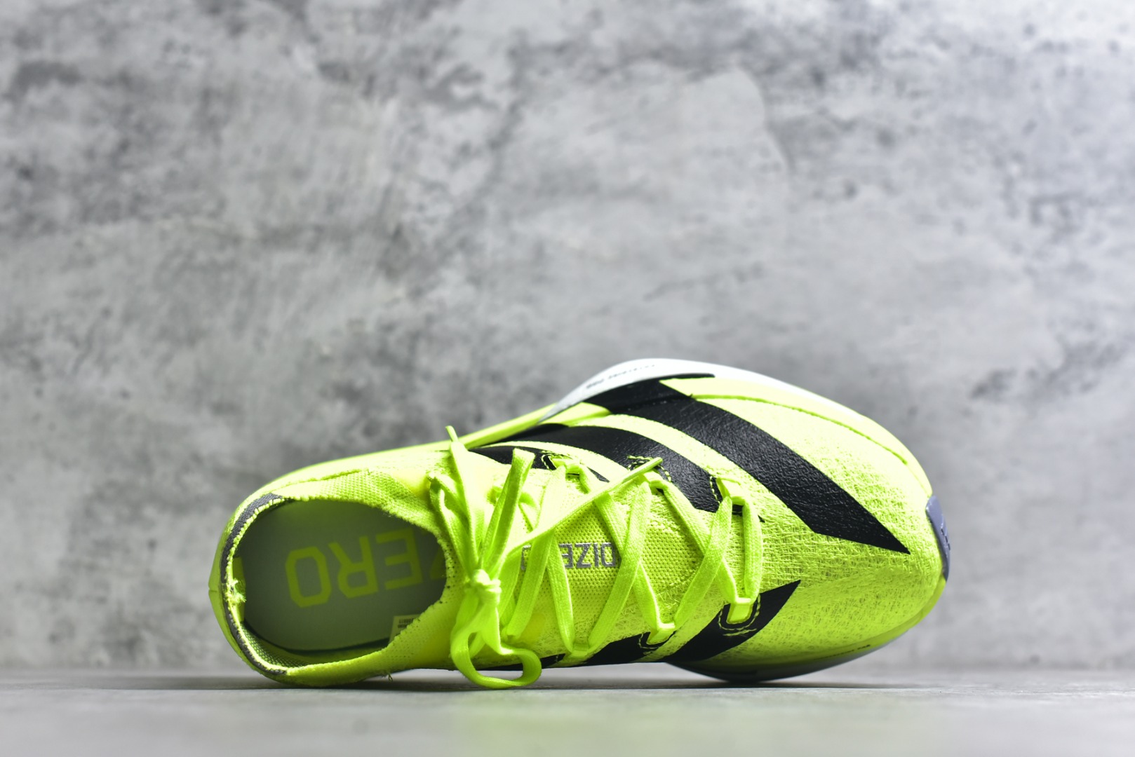 图片[4]-#adidas Adizero Prime X 3.0 Strung 舒适防滑耐磨 低帮 长跑短跑跑步鞋 男女同款 这款adidas Adizero Prime X3跑步鞋集结诸多创新技术，打造出活力满满的竞速利器，力求助你刷新个人纪录。精心打造的Strung鞋面为双脚带来结构感，三层式Lightstrike中底则增添了舒适度。采用碳板与ENERGYRODS 2.0仿跖骨碳柱，感受活力步步迸发，伴你畅快跃步向前。鞋头处含Continental™马牌橡胶，助力自信蹬地。绿色 JI2981 尺码：36 37 38 39 40 41 42 43 44 45 （无半码）-选品中心