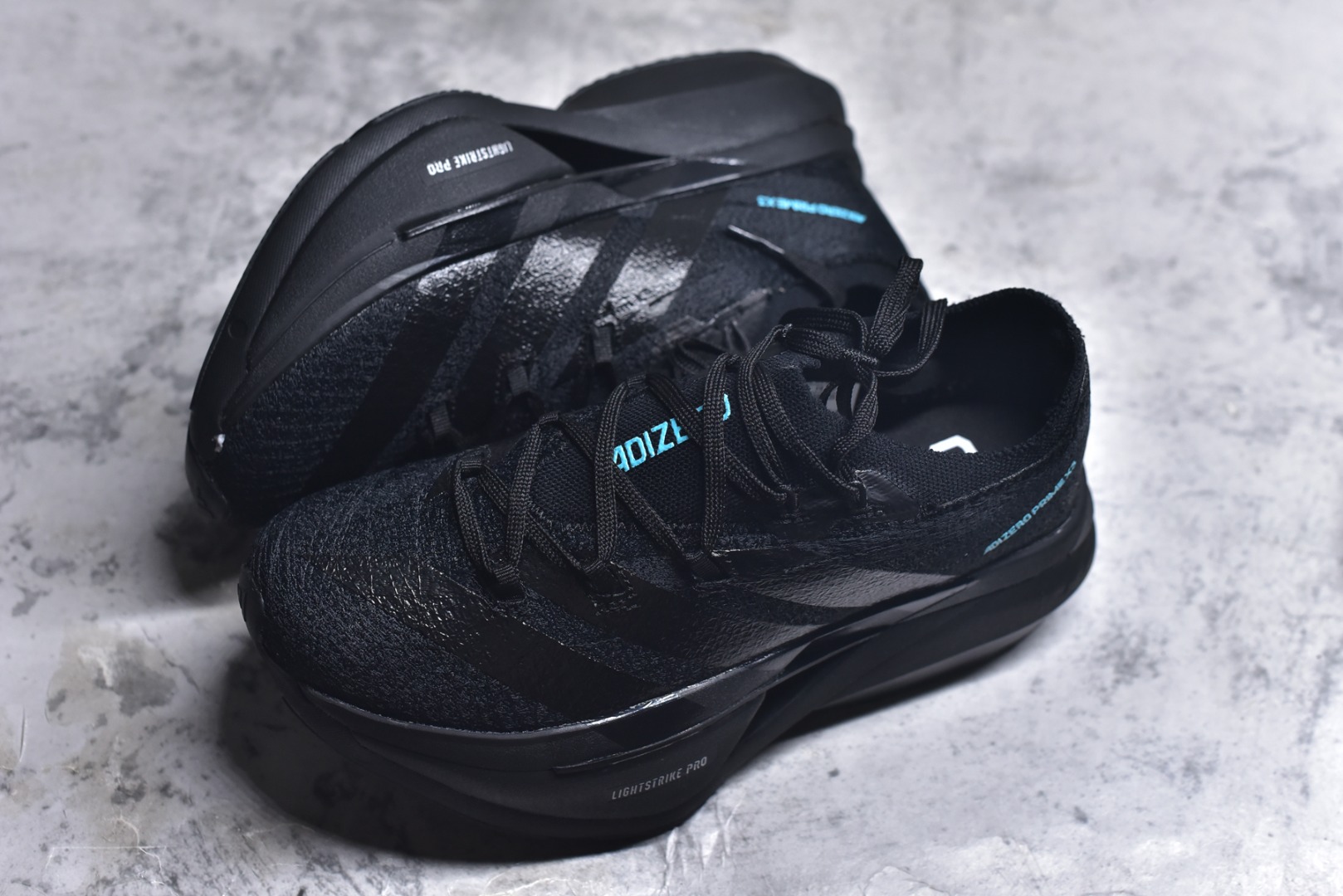 图片[7]-#adidas Adizero Prime X 3.0 Strung 舒适防滑耐磨 低帮 长跑短跑跑步鞋 男女同款 这款adidas Adizero Prime X3跑步鞋集结诸多创新技术，打造出活力满满的竞速利器，力求助你刷新个人纪录。精心打造的Strung鞋面为双脚带来结构感，三层式Lightstrike中底则增添了舒适度。采用碳板与ENERGYRODS 2.0仿跖骨碳柱，感受活力步步迸发，伴你畅快跃步向前。鞋头处含Continental™马牌橡胶，助力自信蹬地。黑 JR7411 尺码：36 37 38 39 40 41 42 43 44 45 （无半码）-选品中心