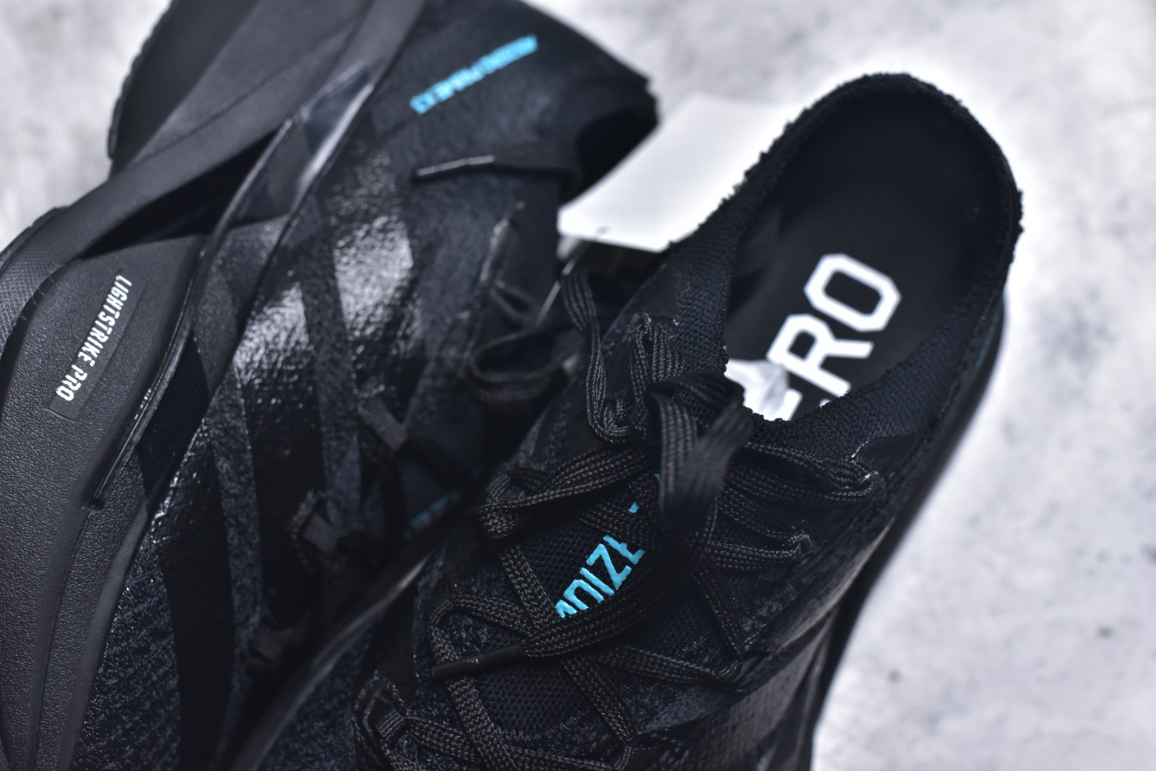 图片[9]-#adidas Adizero Prime X 3.0 Strung 舒适防滑耐磨 低帮 长跑短跑跑步鞋 男女同款 这款adidas Adizero Prime X3跑步鞋集结诸多创新技术，打造出活力满满的竞速利器，力求助你刷新个人纪录。精心打造的Strung鞋面为双脚带来结构感，三层式Lightstrike中底则增添了舒适度。采用碳板与ENERGYRODS 2.0仿跖骨碳柱，感受活力步步迸发，伴你畅快跃步向前。鞋头处含Continental™马牌橡胶，助力自信蹬地。黑 JR7411 尺码：36 37 38 39 40 41 42 43 44 45 （无半码）-选品中心