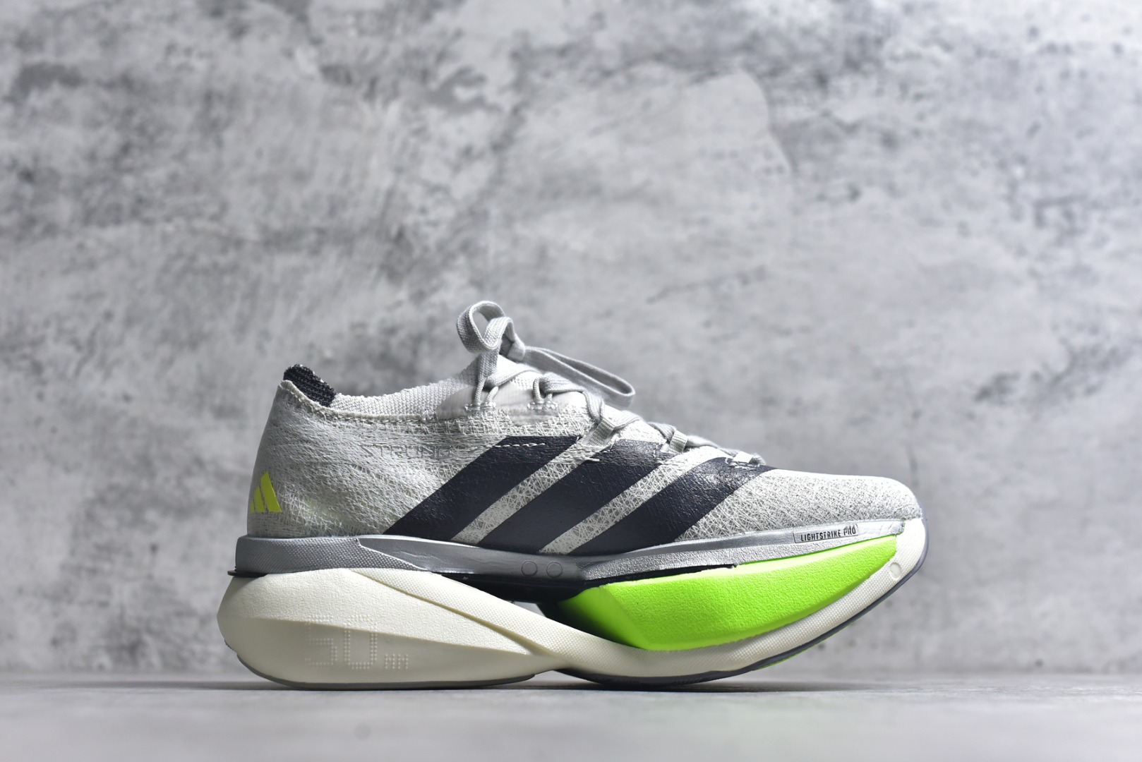 图片[3]-#adidas Adizero Prime X 3.0 Strung 舒适防滑耐磨 低帮 长跑短跑跑步鞋 男女同款 这款adidas Adizero Prime X3跑步鞋集结诸多创新技术，打造出活力满满的竞速利器，力求助你刷新个人纪录。精心打造的Strung鞋面为双脚带来结构感，三层式Lightstrike中底则增添了舒适度。采用碳板与ENERGYRODS 2.0仿跖骨碳柱，感受活力步步迸发，伴你畅快跃步向前。鞋头处含Continental™马牌橡胶，助力自信蹬地。灰绿 尺码：36 37 38 39 40 41 42 43 44 45 （无半码）-选品中心