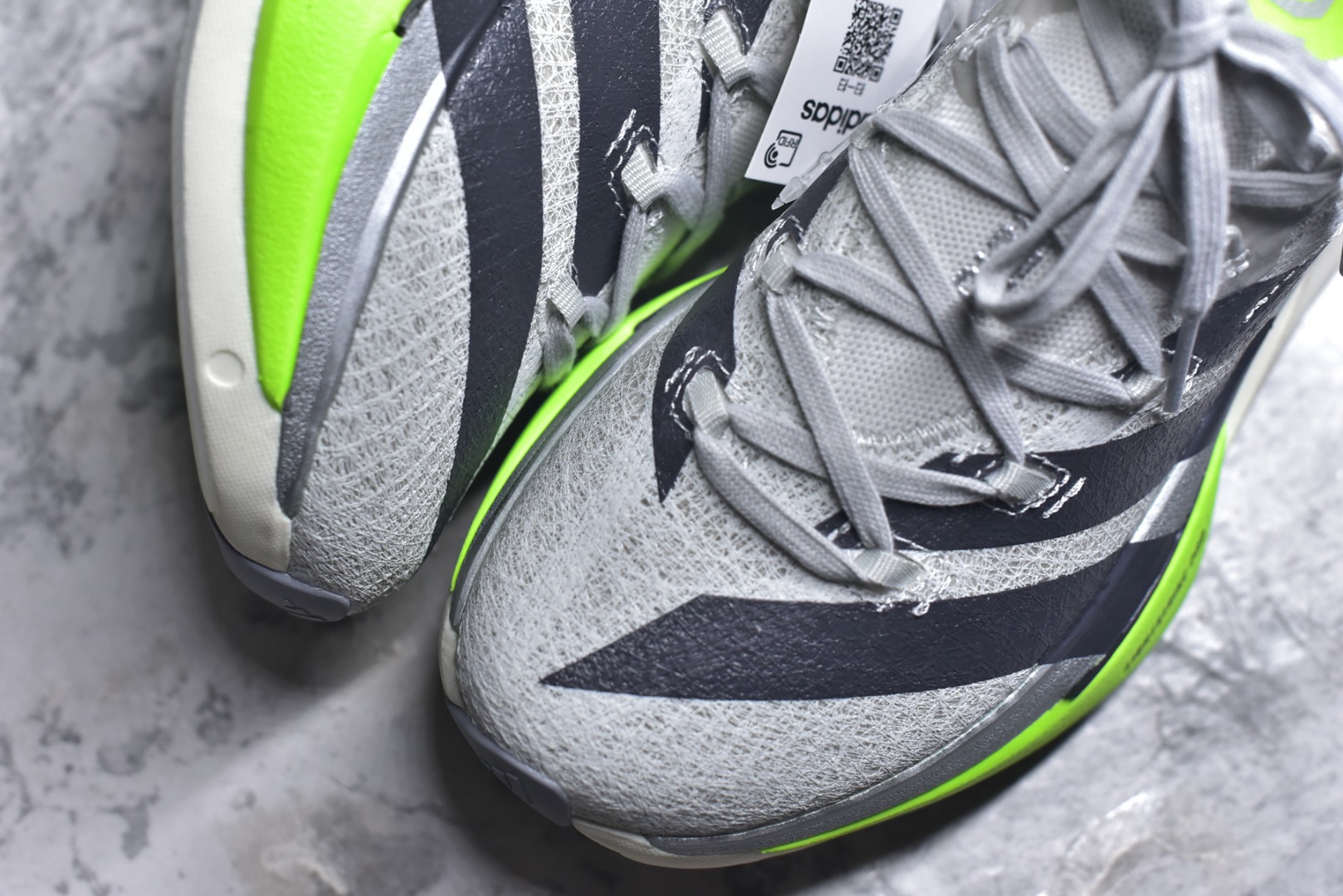 图片[8]-#adidas Adizero Prime X 3.0 Strung 舒适防滑耐磨 低帮 长跑短跑跑步鞋 男女同款 这款adidas Adizero Prime X3跑步鞋集结诸多创新技术，打造出活力满满的竞速利器，力求助你刷新个人纪录。精心打造的Strung鞋面为双脚带来结构感，三层式Lightstrike中底则增添了舒适度。采用碳板与ENERGYRODS 2.0仿跖骨碳柱，感受活力步步迸发，伴你畅快跃步向前。鞋头处含Continental™马牌橡胶，助力自信蹬地。灰绿 尺码：36 37 38 39 40 41 42 43 44 45 （无半码）-选品中心