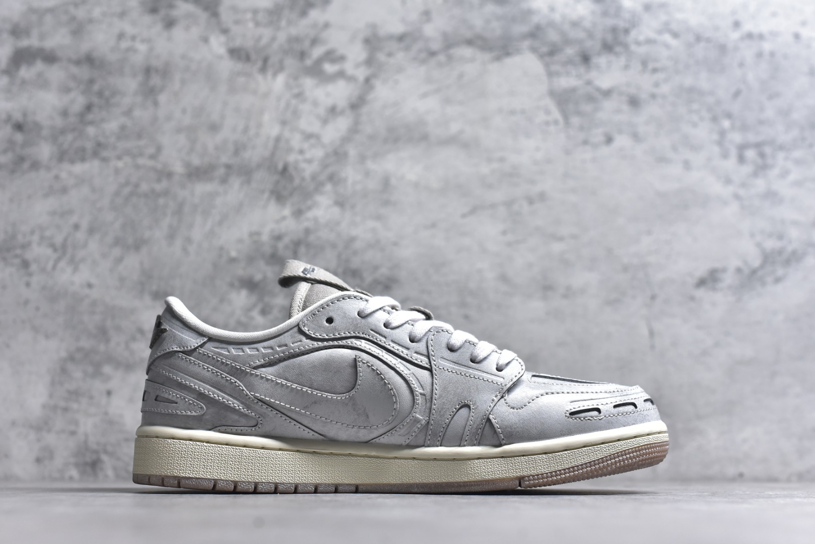 图片[3]-#Air Jordan AJ1 Low 低帮 IM6662-181 全新流水线出品 DT版本唯一平替选择 市场第二梯队最强版 全部原鞋开发 原楦原纸板开发 全鞋电脑针车 原厂内置全掌气垫 原盒内在原标 唯一Zp原版鞋带绑法 免检产品 全新2022版型 全头层皮料 完美零毛边处理 原厂配置全掌气垫 价格定位良心 几十个配色陆续出货 实拍调校N版已经零色差零失真 百分百还原实物色彩所见即所得 不存在货不对板色差等低级问题 选购参考实物拍摄 不混卖不参货 只用心做好货严格选品 承诺混一赔十 尺码：36 36.5 37.5 38 38.5 39 40 40.5 41 42 42.5 43 44 44.5 45-选品中心