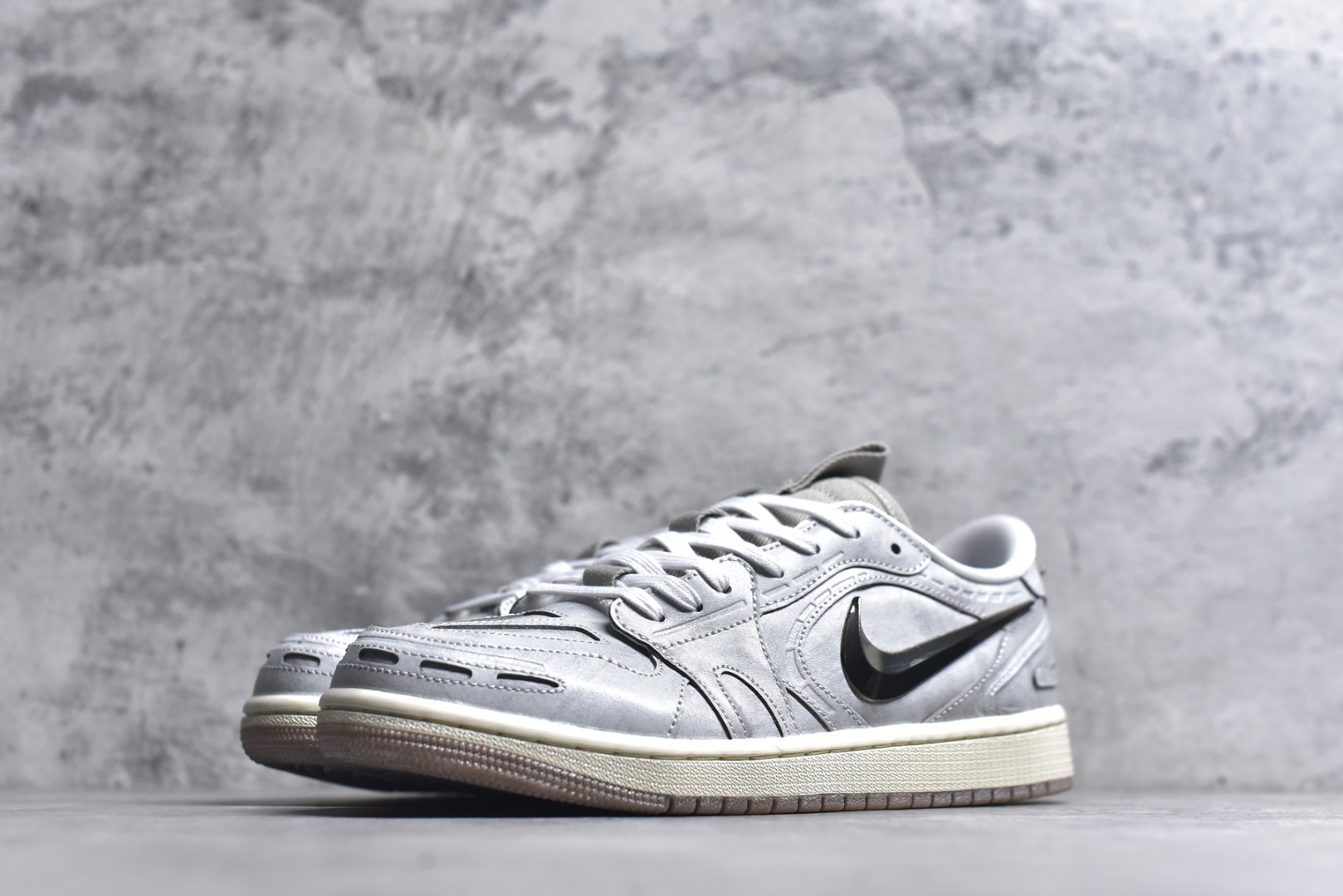 图片[2]-#Air Jordan AJ1 Low 低帮 IM6662-181 全新流水线出品 DT版本唯一平替选择 市场第二梯队最强版 全部原鞋开发 原楦原纸板开发 全鞋电脑针车 原厂内置全掌气垫 原盒内在原标 唯一Zp原版鞋带绑法 免检产品 全新2022版型 全头层皮料 完美零毛边处理 原厂配置全掌气垫 价格定位良心 几十个配色陆续出货 实拍调校N版已经零色差零失真 百分百还原实物色彩所见即所得 不存在货不对板色差等低级问题 选购参考实物拍摄 不混卖不参货 只用心做好货严格选品 承诺混一赔十 尺码：36 36.5 37.5 38 38.5 39 40 40.5 41 42 42.5 43 44 44.5 45-选品中心