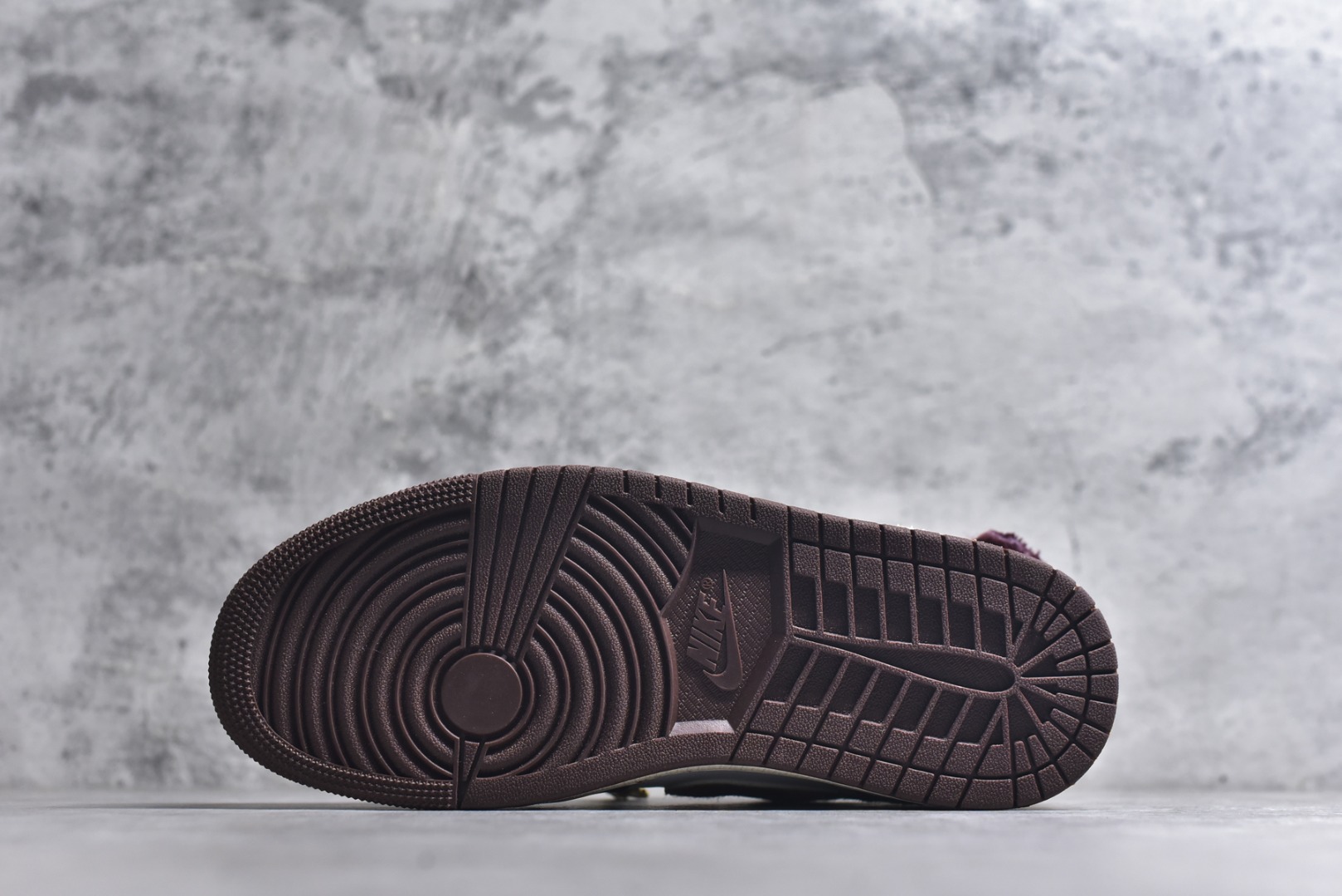 图片[6]-#Air Jordan 1 Low 马年CNY AJ1乔1低帮休闲板鞋 同步官方配色 市场唯一独家头层皮打造 原鞋原档案开发 原厂皮料 原档冲孔鞋头 正确满胶鞋垫 四线拉帮 原厂织唛标 鞋舌高弹海绵填充。 货号： IQ5321 1213731 尺码： 36 36.5 37.5 38 38.5 39 40 40.5 41 42 42.5 43 44 45 46-选品中心