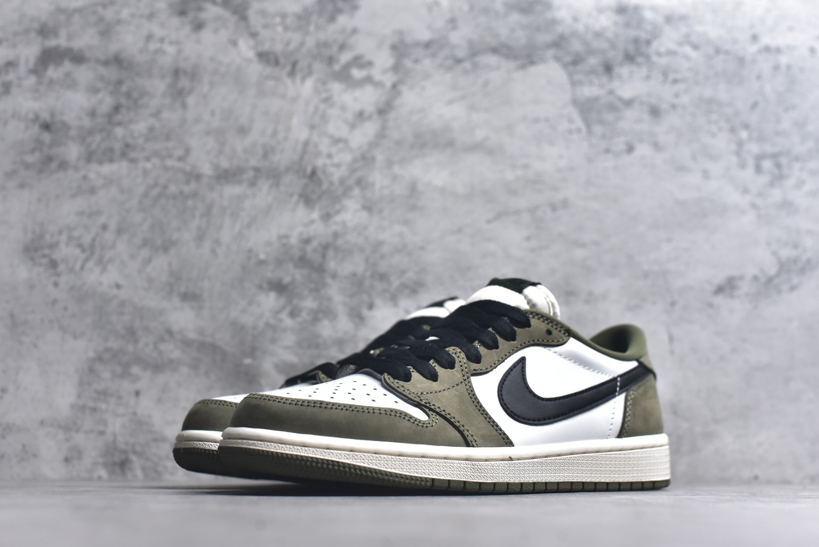 图片[2]-#Air Jordan 1 AJ1乔1低帮休闲板鞋 HQ6998-200 大厂代工流水线打造 纯原级既视感 细节随意对比 尺码：36 36.5 37.5 38 38.5 39 40 40.5 41 42 42.5 43 44 44.5 45 46 47.5-选品中心