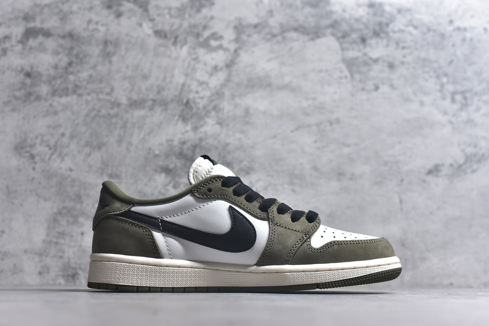 图片[3]-#Air Jordan 1 AJ1乔1低帮休闲板鞋 HQ6998-200 大厂代工流水线打造 纯原级既视感 细节随意对比 尺码：36 36.5 37.5 38 38.5 39 40 40.5 41 42 42.5 43 44 44.5 45 46 47.5-选品中心