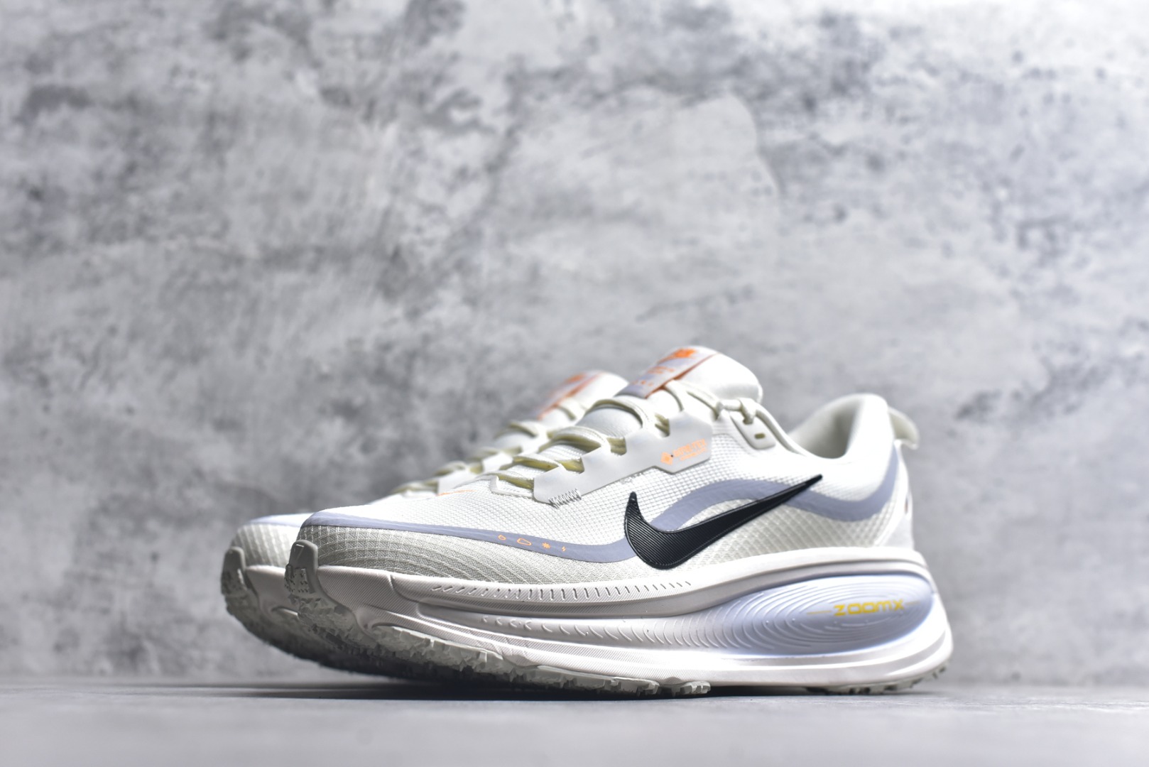 图片[2]-#Nike Air Zoom Vomero 18 GTX 登月18 缓震休闲跑鞋 HQ7001-100 尺码：36-45-选品中心