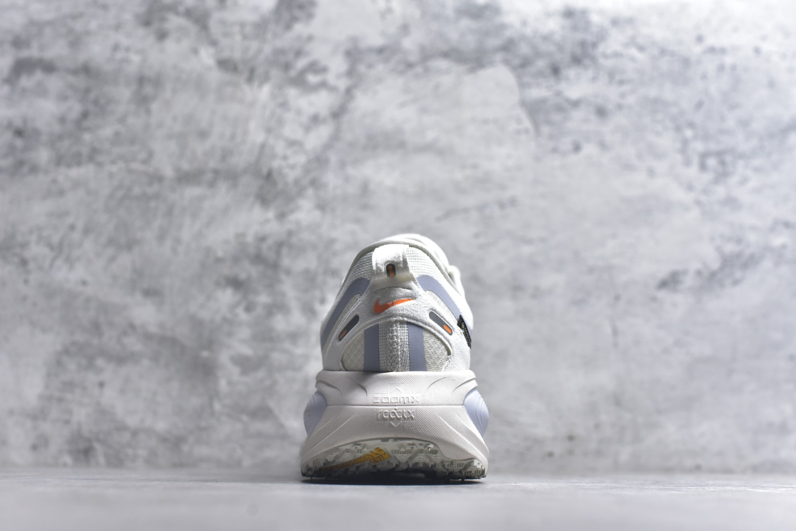 图片[5]-#Nike Air Zoom Vomero 18 GTX 登月18 缓震休闲跑鞋 HQ7001-100 尺码：36-45-选品中心