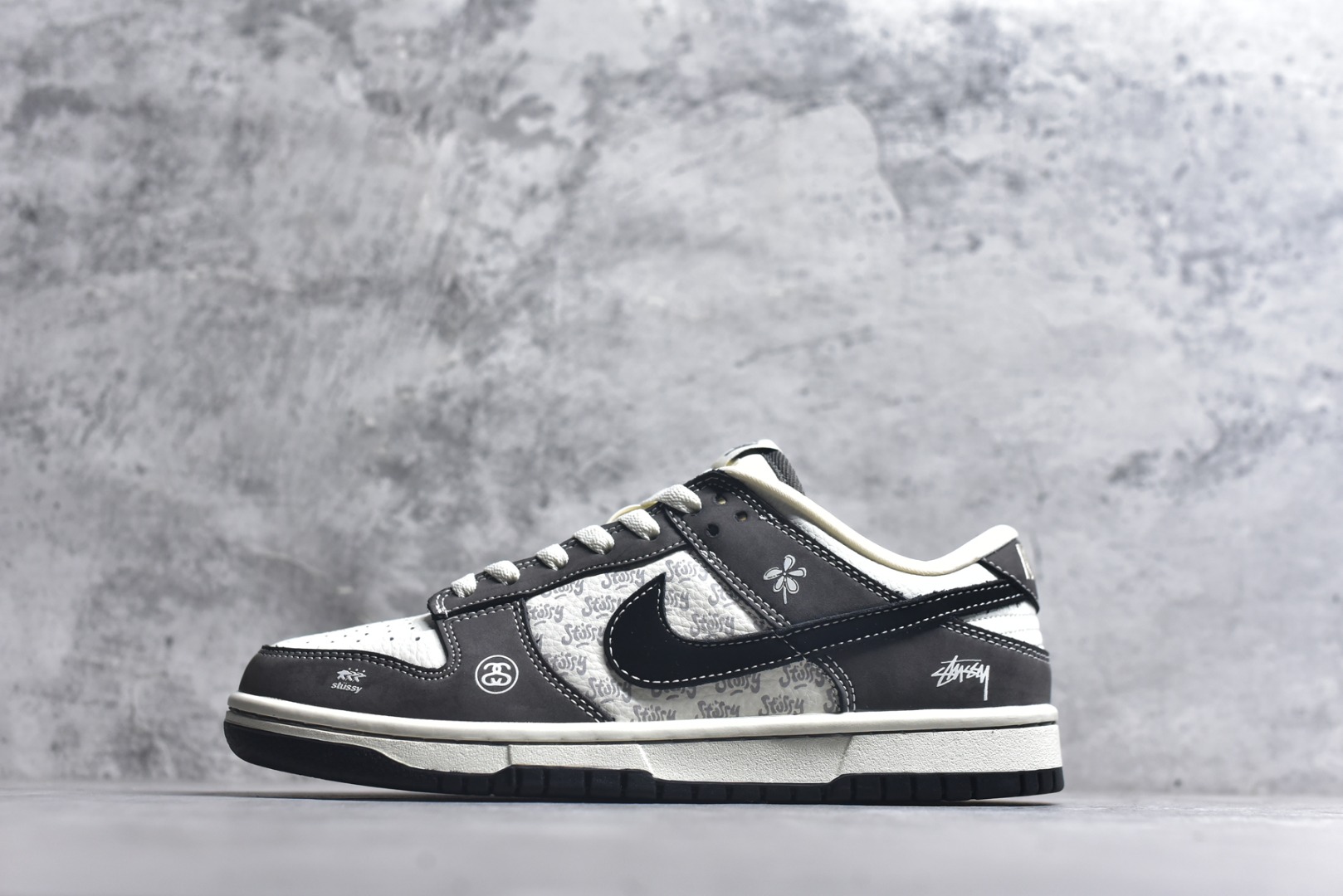 #Nike SB Dunk Low \