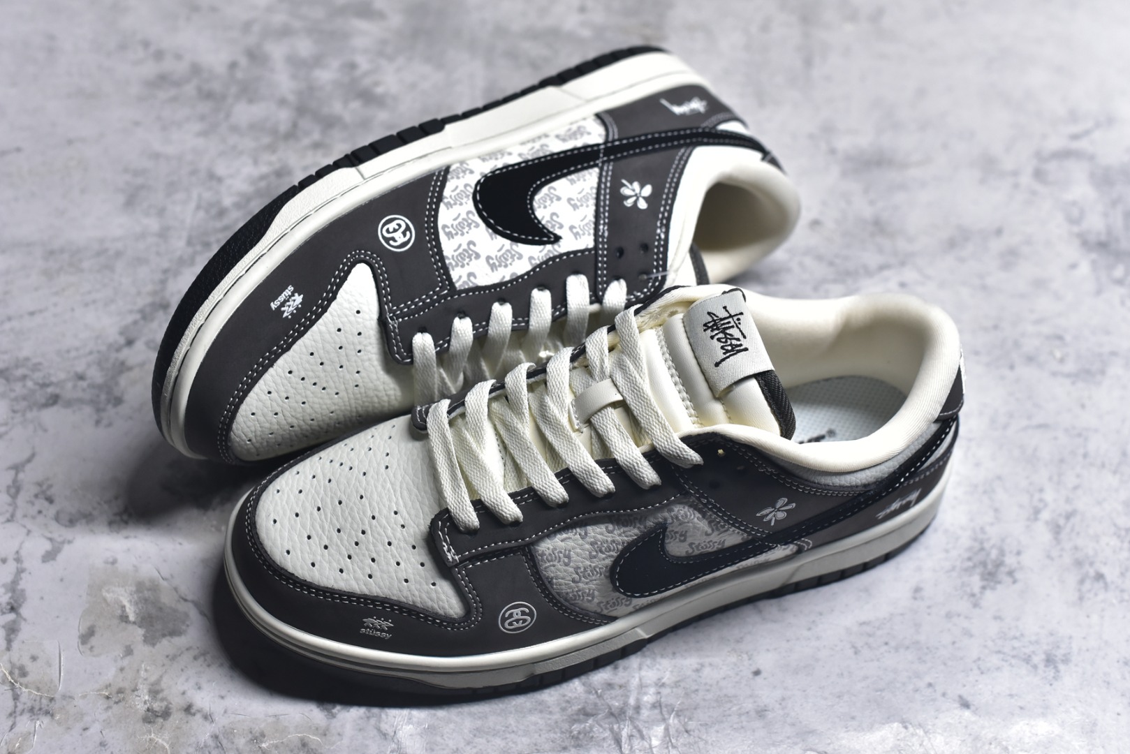 图片[7]-#Nike SB Dunk Low \”斯图西联名“——白灰” 高端定制 低帮休闲板鞋 定制鞋盒 高级夜光效果，Ortholite鞋垫透气防臭 大厂纯原品质出货 超高清洁度 皮料切割干净无任何毛边 细节完美 货号：YF9511-914 尺码：36 36.5 37.5 38 38.5 39 40 40.5 41 42 42.5 43 44 44.5 45-选品中心