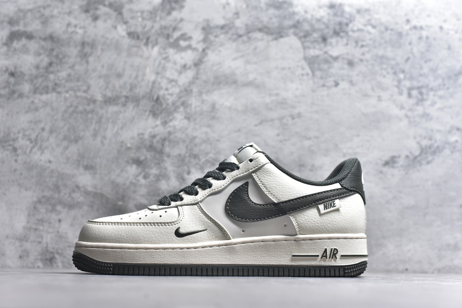 #海外限量发售！公司级NIke Air Force 1 \'07 Low “NIKE-树纹墨绿”空军一号 低帮 运动鞋 休闲鞋 折边针车 工艺难度大 原楦头原纸板 原装鞋盒 定制五金配件 内置全掌气垫 原厂鞋底 货号：SM6668-125 尺码：36 36.5 37.5 38 38.5 39 40 40.5 41 42 42.5 43 44 44.5 45-选品中心
