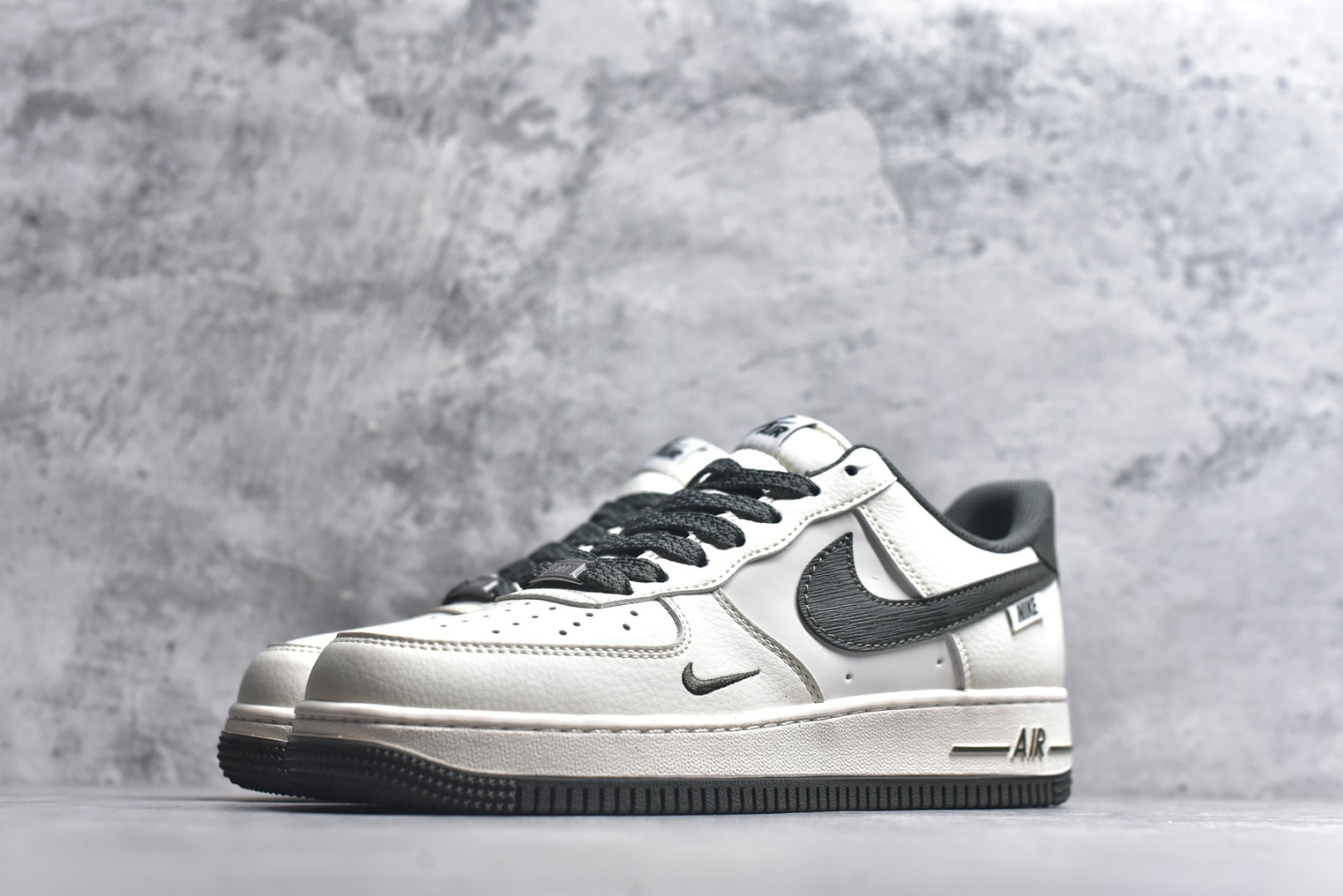 图片[2]-#海外限量发售！公司级NIke Air Force 1 \’07 Low “NIKE-树纹墨绿”空军一号 低帮 运动鞋 休闲鞋 折边针车 工艺难度大 原楦头原纸板 原装鞋盒 定制五金配件 内置全掌气垫 原厂鞋底 货号：SM6668-125 尺码：36 36.5 37.5 38 38.5 39 40 40.5 41 42 42.5 43 44 44.5 45-选品中心