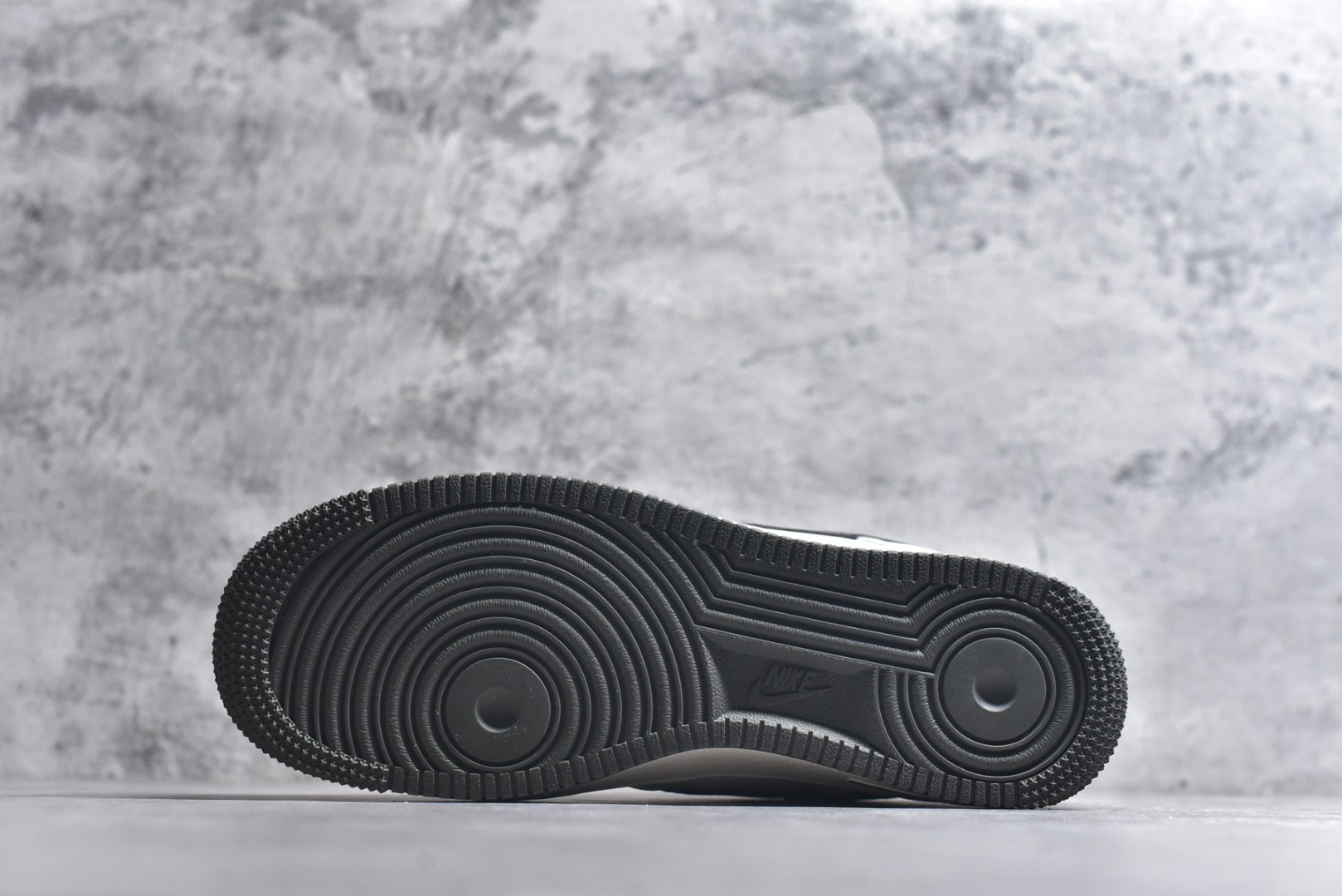 图片[6]-#海外限量发售！公司级NIke Air Force 1 \’07 Low “NIKE-树纹墨绿”空军一号 低帮 运动鞋 休闲鞋 折边针车 工艺难度大 原楦头原纸板 原装鞋盒 定制五金配件 内置全掌气垫 原厂鞋底 货号：SM6668-125 尺码：36 36.5 37.5 38 38.5 39 40 40.5 41 42 42.5 43 44 44.5 45-选品中心