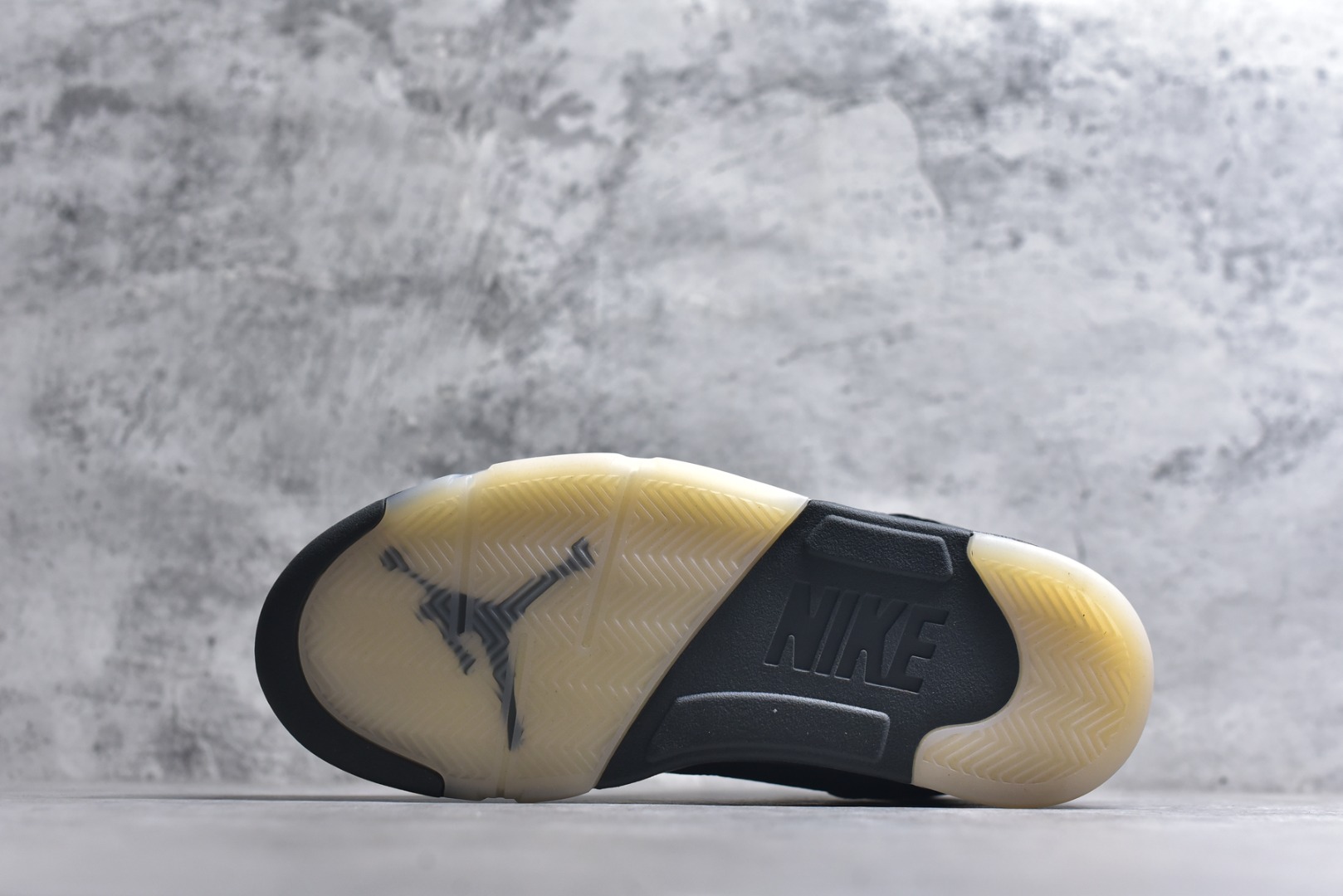 图片[6]-#顶级原版 头层皮 AJ5 乔5 黑粉 HQ3004-001 男鞋 40 40.5 41 42 42.5 43 44 44.5 45 46 47.5-选品中心