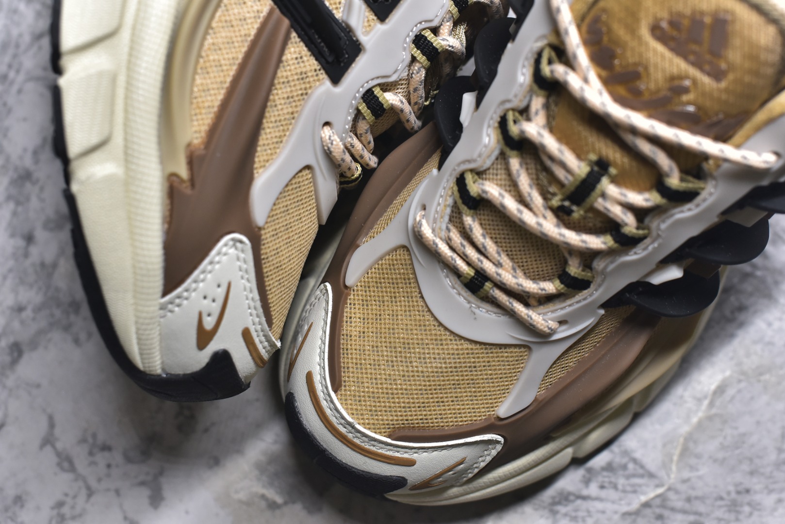 图片[8]-#Pharrell x AD Adistar Jellyfish 联名款低帮复古风老爹鞋水母鞋 JP9277 未来科技感十足 以3D风格焕新演绎标志性三条纹 为造型添上点睛之笔 金属质感视觉效果TPU自带哑光反射 非常的细节 最大的亮点无疑是鞋屁股 大块的tpu包裹 让增高的大底不再突兀 更显腿长脚细 尺码：36 36.5 37 38 38.5 39 40 40.5 41 42 42.5 43 44 44.5 45 46 47-选品中心