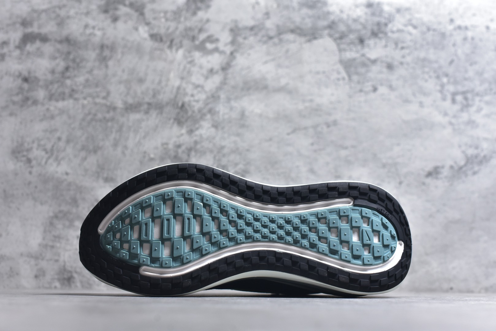 图片[6]-#Nike VOMERO PLUS RUN 耐克 舒适减震防滑 低帮跑步鞋 HV8150 300 尺码：39-45（半）-选品中心