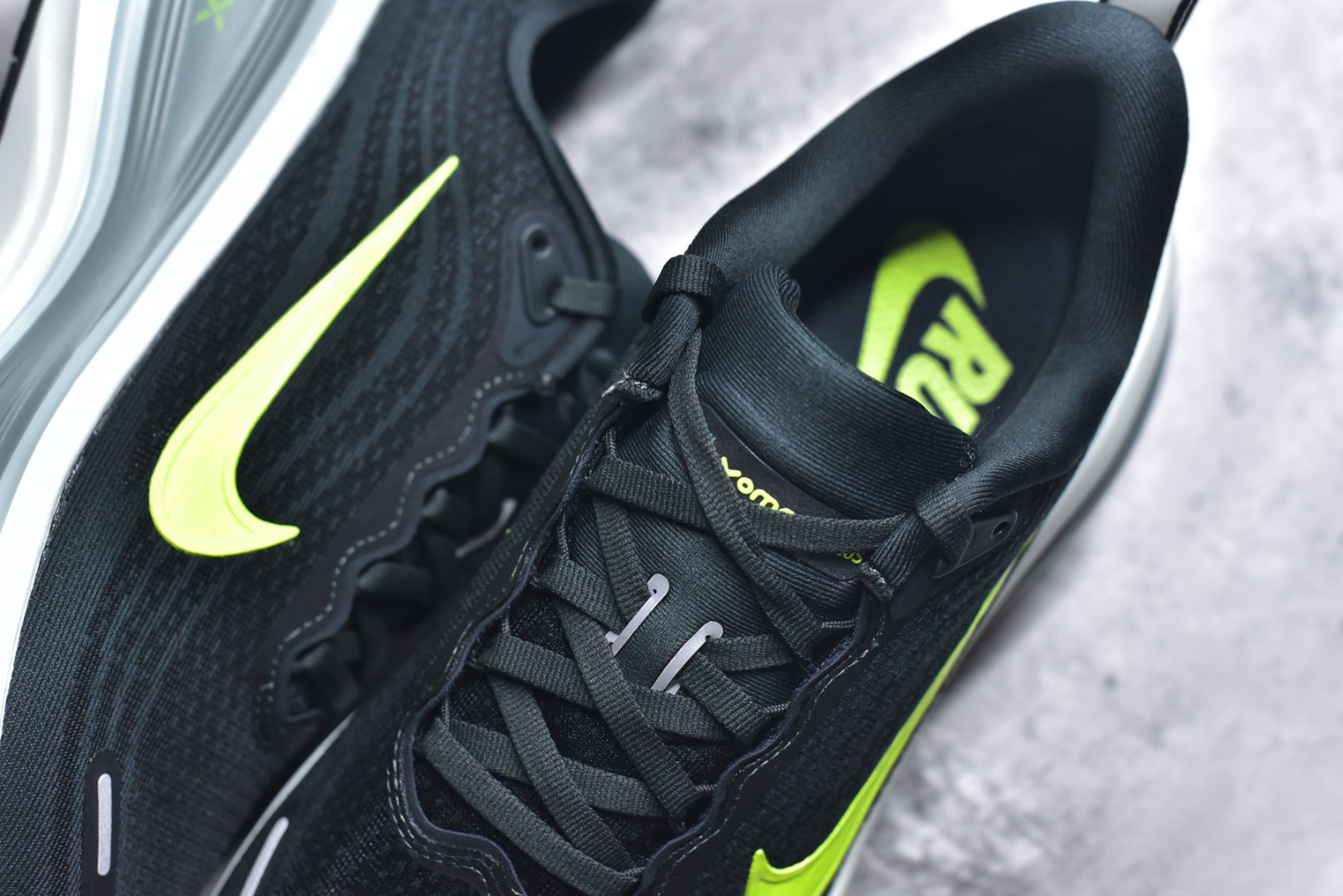 图片[9]-#Nike VOMERO PLUS RUN 耐克 舒适减震防滑 低帮跑步鞋 HV8150 300 尺码：39-45（半）-选品中心