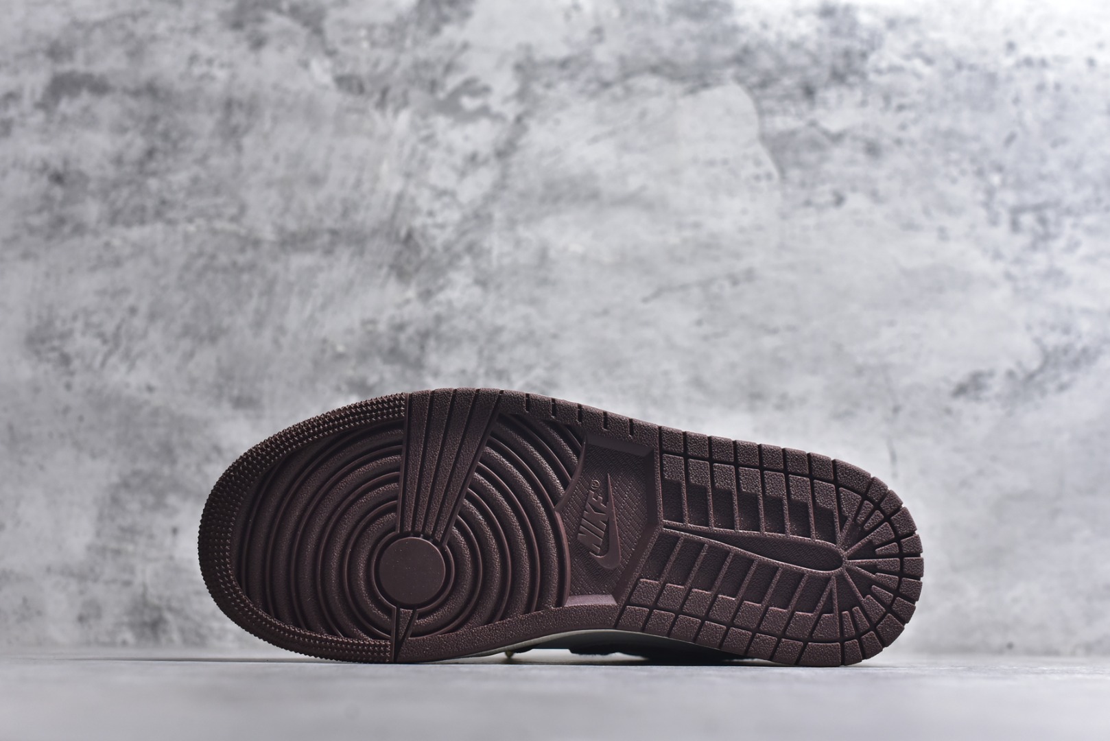 图片[6]-#Air Jordan AJ1 Low 低帮 IQ5321-121 终端优势供应 市面中低帮最具代表性版本没有之一 口碑大厂出品 品控大底版型不断改良更新 全套原纸板楦头开发 确保原汁原味 完美呈现版型 完美零毛边处理 原厂内置全掌气垫 价格定位良心 平台专用代工流水线出品 一眼公司既视感 拿到手的一瞬间就与众不同 碾压市面所有版本 全部原鞋开发 每一个配色都会采购原鞋确认细节 打破市面看图做货无好货之说 尺码：35.5 36 36.5 37.5 38 38.5 39 40 40.5 41 42 42.5 43 44 44.5 45 46-选品中心