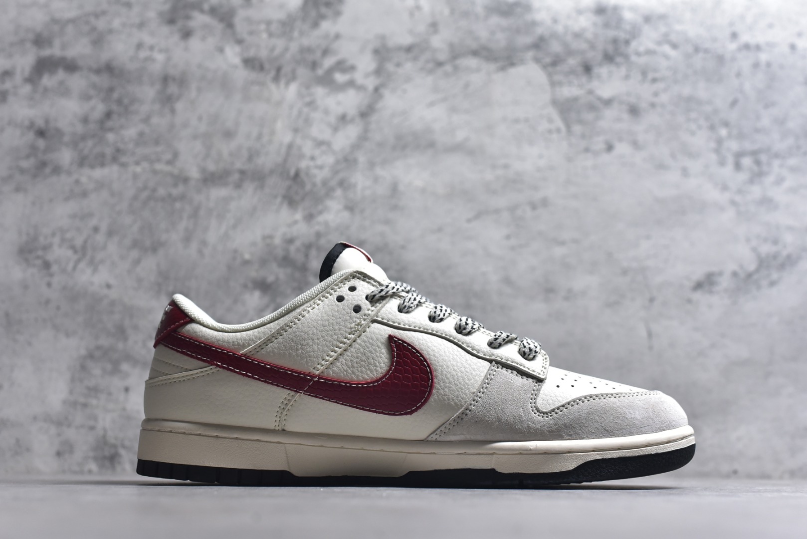 图片[3]-#2026年新款限量发售！Nike SB Dunk Low“ 马年限定—龙马精神” 周年高端定制 低帮休闲板鞋 定制鞋盒 大厂纯原品质出货 超高清洁度 皮料切割干净无任何毛边 细节完美 货号：XX8930-030 尺码：36 36.5 37.5 38 38.5 39 40 40.5 41 42 42.5 43 44 44.5 45-选品中心