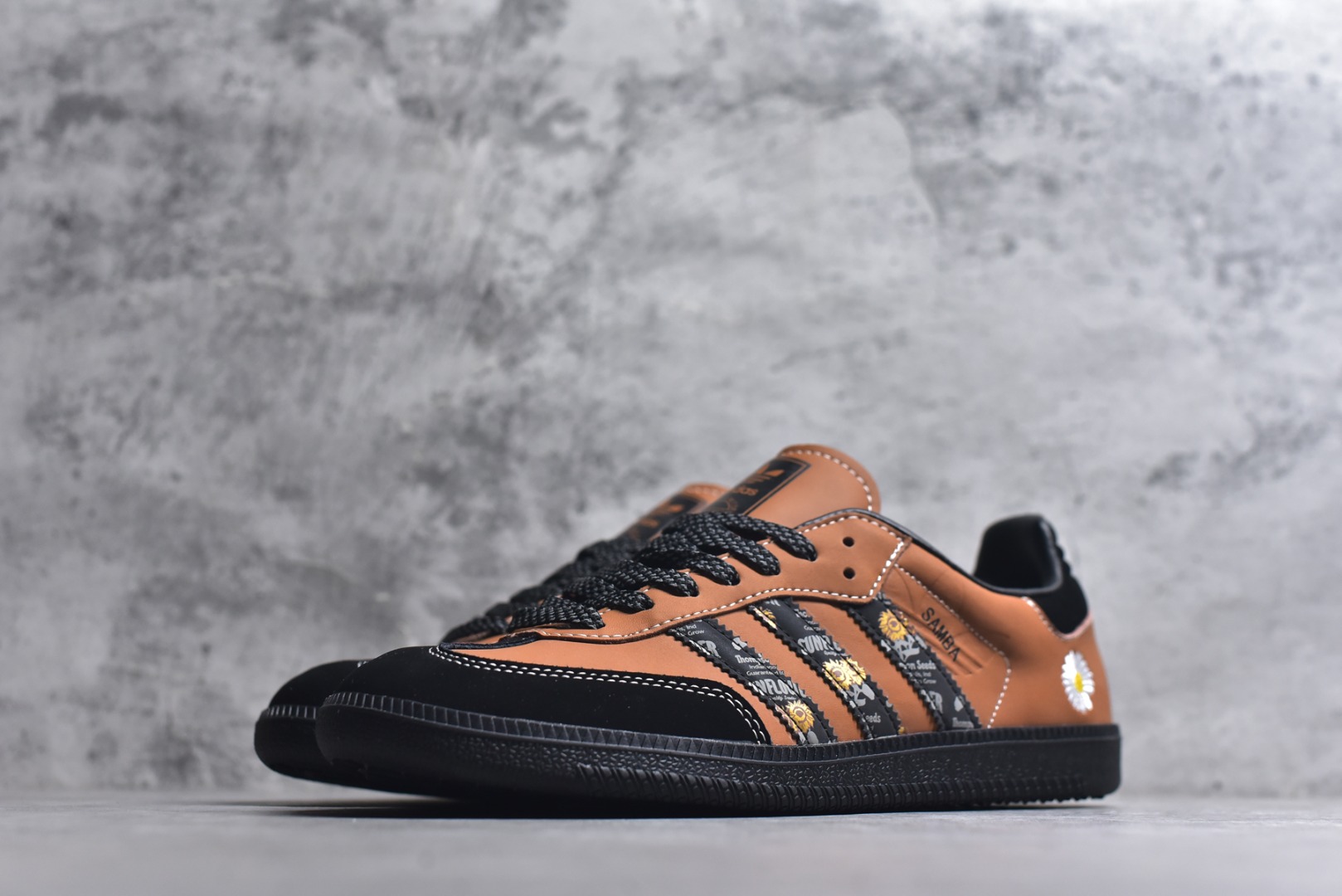 图片[2]-#独家实拍✨Adidas SAMBA OG 德训鞋 高端定制桑巴系列 大厂纯原品质出货 超高清洁度 细节完美 舒适百搭 低帮休闲板鞋 男女同款 货号：XR0008 尺码：36 36.5 37 38 38.5 39 40 40.5 41 42 42.5 43 44 44.5 45-选品中心