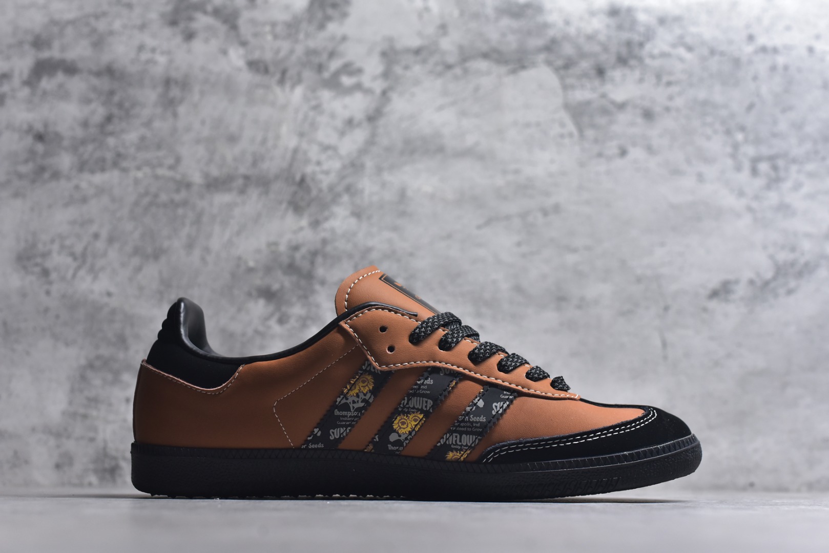 图片[3]-#独家实拍✨Adidas SAMBA OG 德训鞋 高端定制桑巴系列 大厂纯原品质出货 超高清洁度 细节完美 舒适百搭 低帮休闲板鞋 男女同款 货号：XR0008 尺码：36 36.5 37 38 38.5 39 40 40.5 41 42 42.5 43 44 44.5 45-选品中心