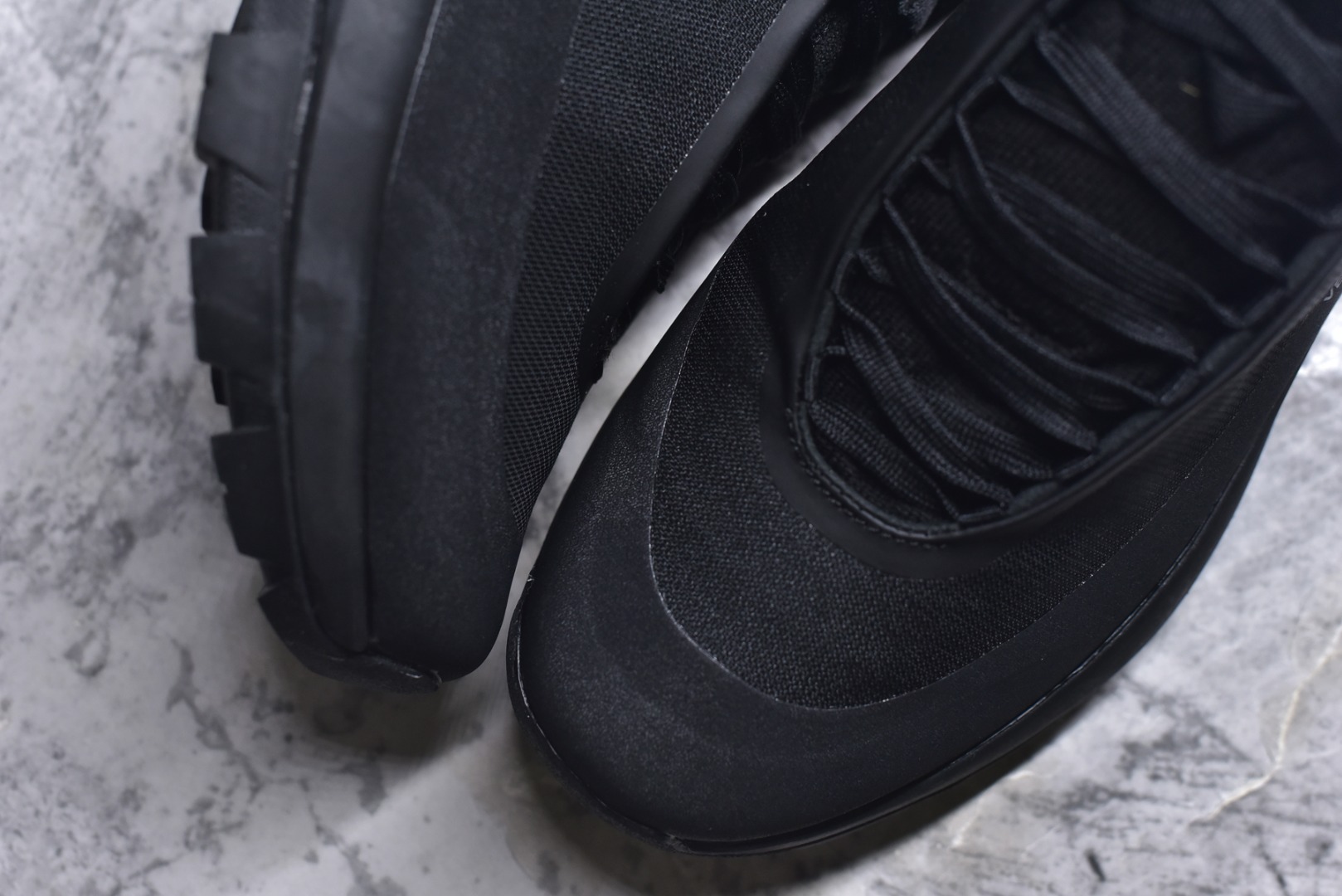 图片[8]-#Arcteryx始祖鸟 Vertex Alpine GTX M 男女情侣款低帮登山鞋 适合技术路线单日徒步穿着 aerios 鞋受到长途野外跑步鞋的启发 适合在变化的地形上进行快速轻快的徒步旅行穿着，舒适而有支撑性，鞋面更轻薄透气舒适。敏捷、稳定和技术路线上的自信源于vibram® megagrip外底、压缩eva内底以及一体的tpu 尺码：40-45-选品中心