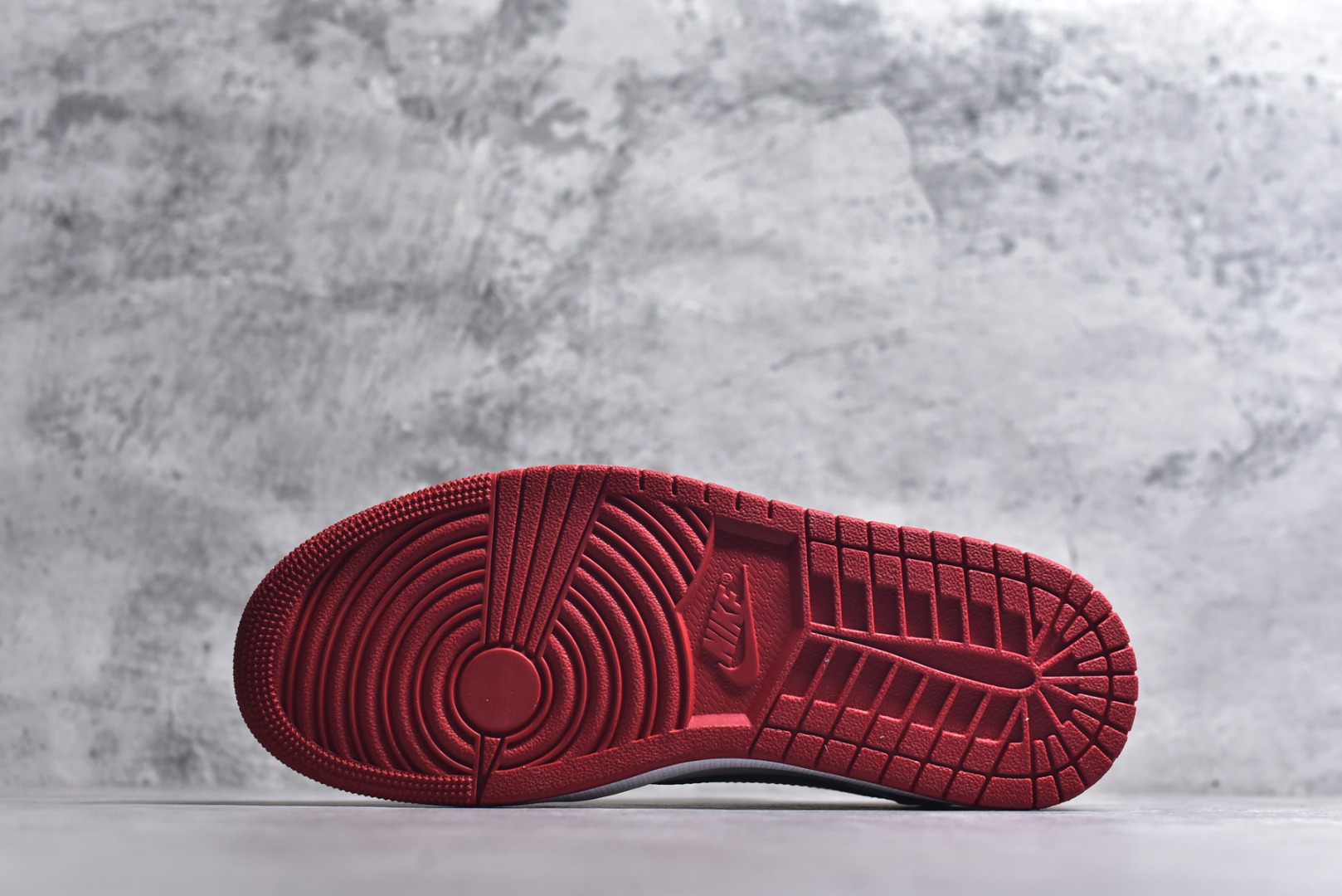 图片[6]-#Nike Air Jordan 1 x Travis Scott AJ1倒勾 乔一倒钩 耐克 低帮文化篮球鞋 完美品质出货 细节如图所示 鞋面切割工整 冲孔整齐干净 中底拉帮线 整体清洁度非常好 货号：DM7866-101 尺码：36-45-选品中心