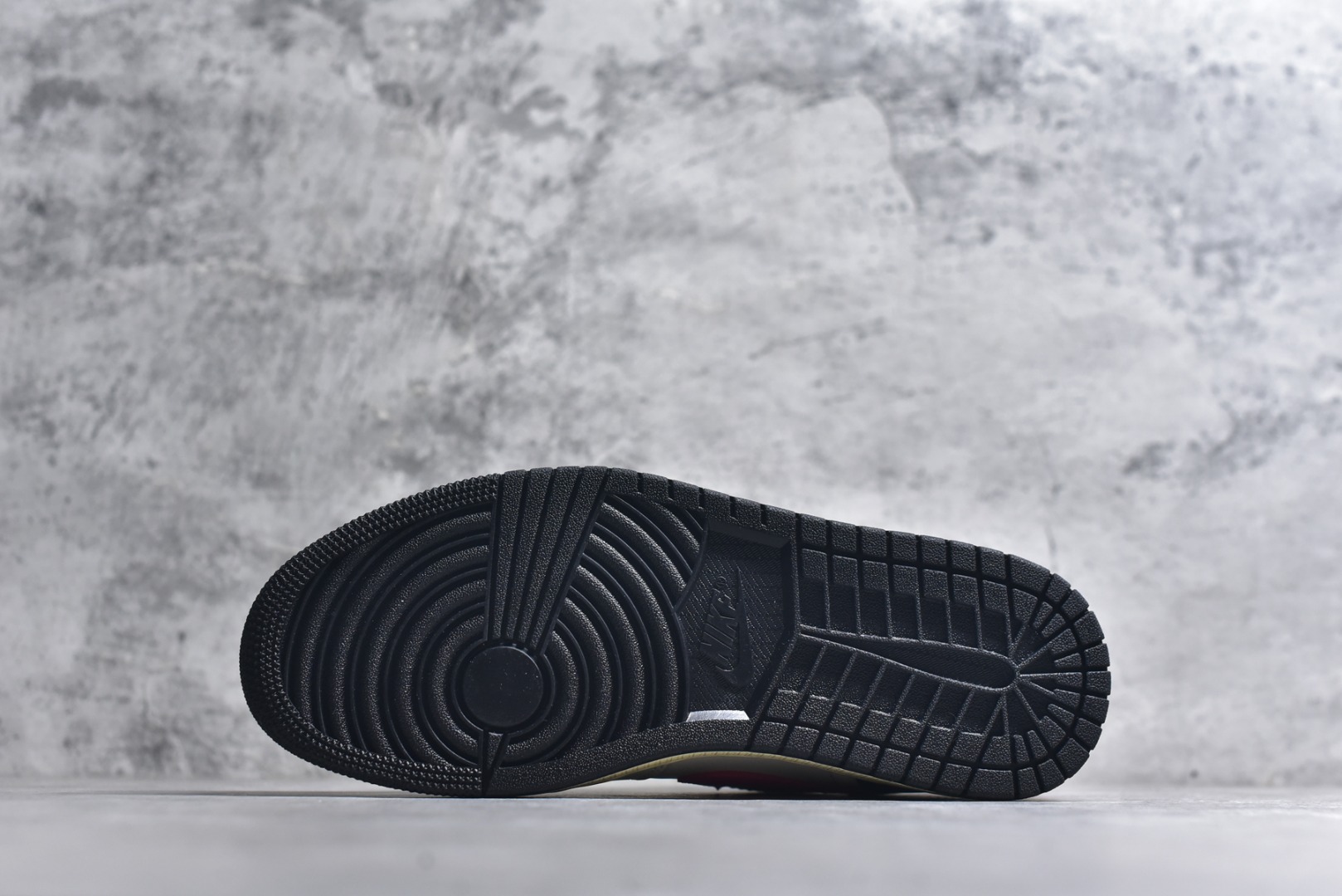 图片[6]-#Air Jordan AJ1 Low 低帮 DC0774-107 全新流水线出品 DT版本唯一平替选择 市场第二梯队最强版 全部原鞋开发 原楦原纸板开发 全鞋电脑针车 原厂内置全掌气垫 原盒内在原标 唯一Zp原版鞋带绑法 免检产品 全新2022版型 全头层皮料 完美零毛边处理 原厂配置全掌气垫 价格定位良心 几十个配色陆续出货 实拍调校N版已经零色差零失真 百分百还原实物色彩所见即所得 不存在货不对板色差等低级问题 选购参考实物拍摄 不混卖不参货 只用心做好货严格选品 承诺混一赔十 尺码：36-46-选品中心