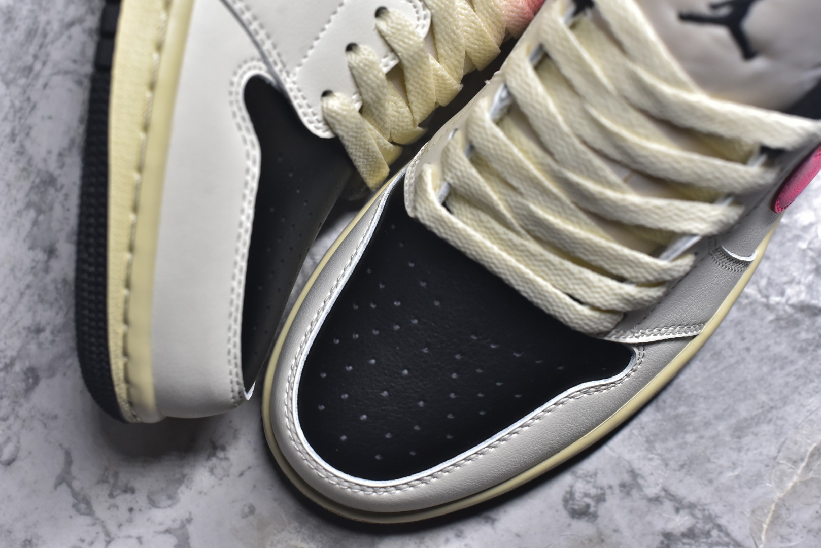 图片[8]-#Air Jordan AJ1 Low 低帮 DC0774-107 全新流水线出品 DT版本唯一平替选择 市场第二梯队最强版 全部原鞋开发 原楦原纸板开发 全鞋电脑针车 原厂内置全掌气垫 原盒内在原标 唯一Zp原版鞋带绑法 免检产品 全新2022版型 全头层皮料 完美零毛边处理 原厂配置全掌气垫 价格定位良心 几十个配色陆续出货 实拍调校N版已经零色差零失真 百分百还原实物色彩所见即所得 不存在货不对板色差等低级问题 选购参考实物拍摄 不混卖不参货 只用心做好货严格选品 承诺混一赔十 尺码：36-46-选品中心