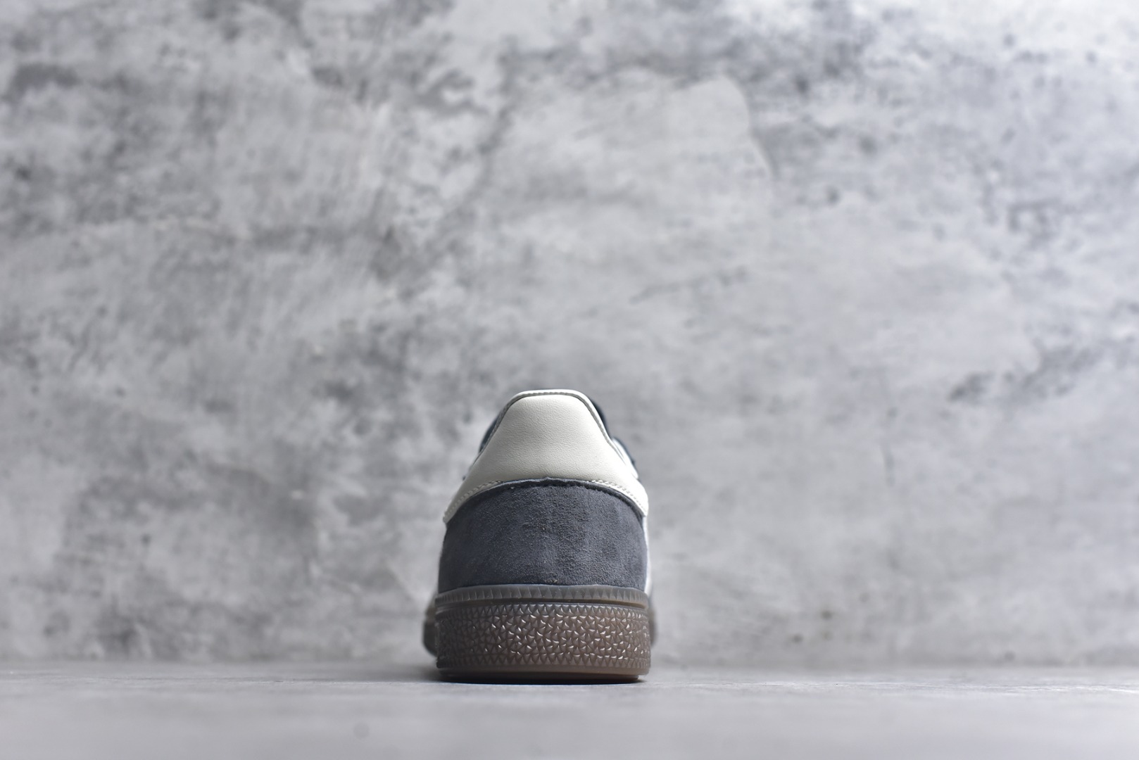 图片[5]-#Adidas Samba 桑巴舞街头系列德训运动板鞋 采用固色翻毛皮组合牛剖革鞋面材质 货号：KJ6303 尺码：35.5-45-选品中心