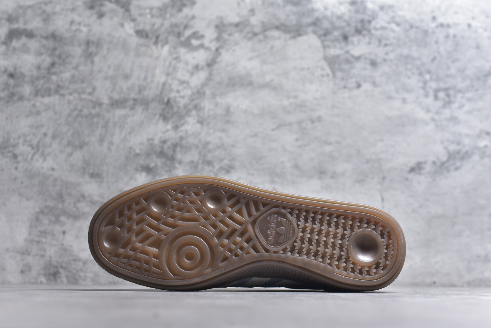 图片[6]-#Adidas Samba 桑巴舞街头系列德训运动板鞋 采用固色翻毛皮组合牛剖革鞋面材质 货号：KI5933 尺码：35.5-45-选品中心