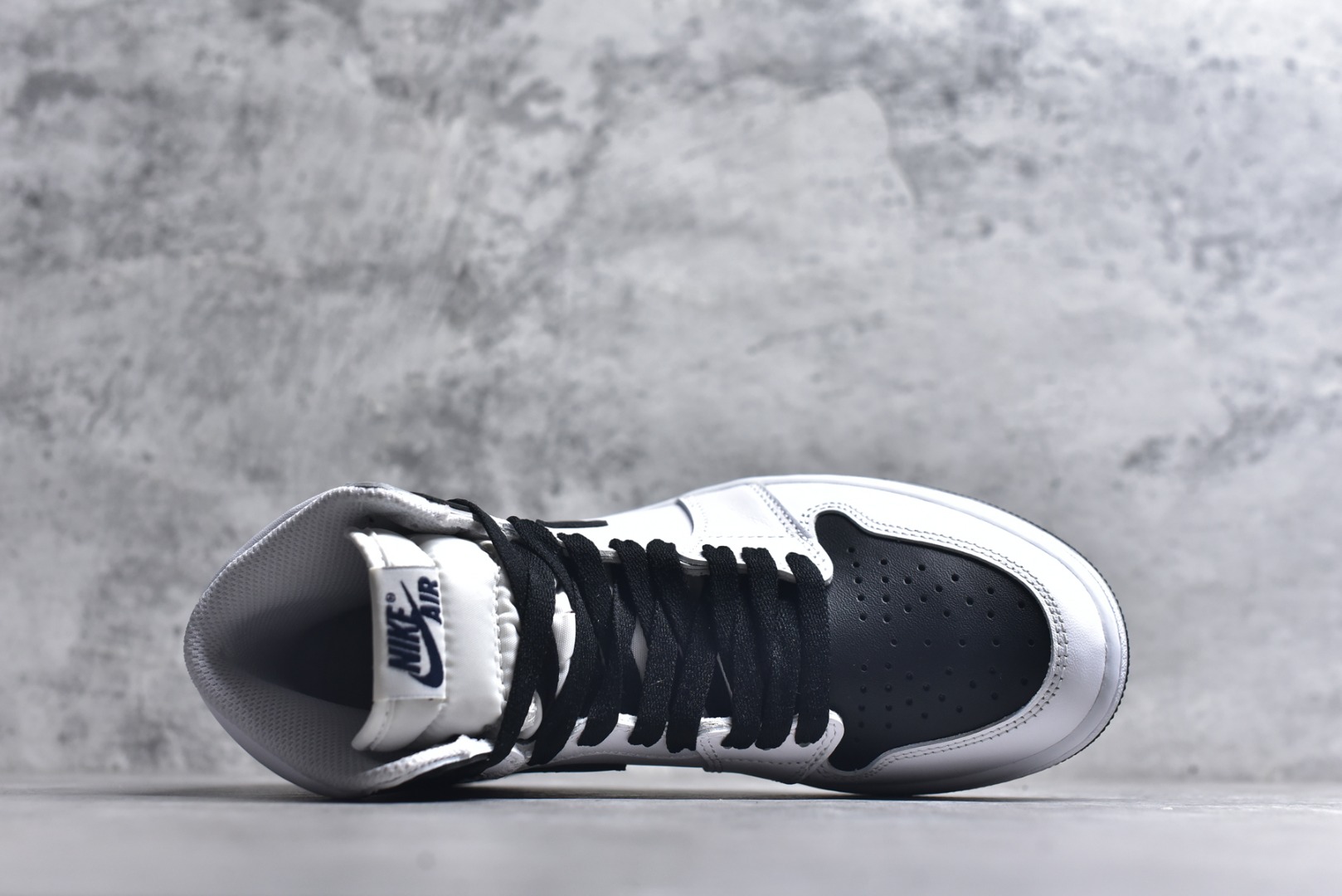 图片[4]-#乔1 高帮 倒钩闪电 联名 白黑 II7282-100 男女鞋 36 36.5 37.5 38 38.5 39 40 40.5 41 42 42.5 43 44 44.5 45 46 47.5-选品中心