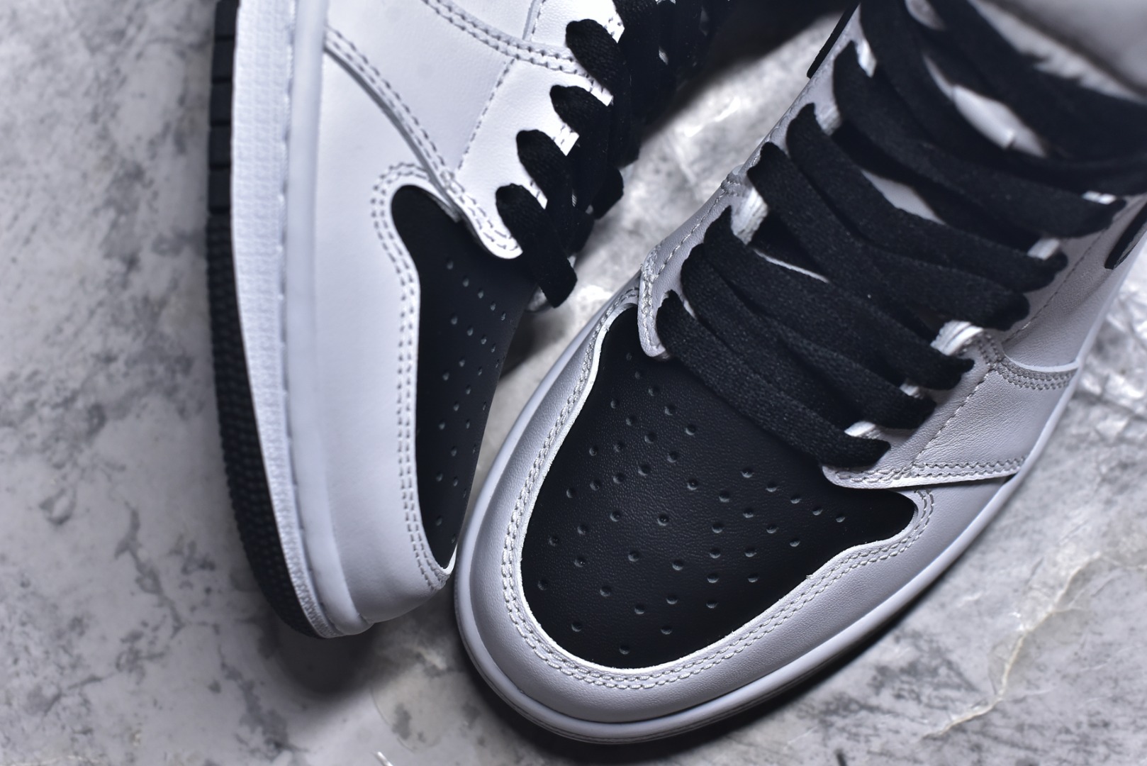 图片[8]-#乔1 高帮 倒钩闪电 联名 白黑 II7282-100 男女鞋 36 36.5 37.5 38 38.5 39 40 40.5 41 42 42.5 43 44 44.5 45 46 47.5-选品中心