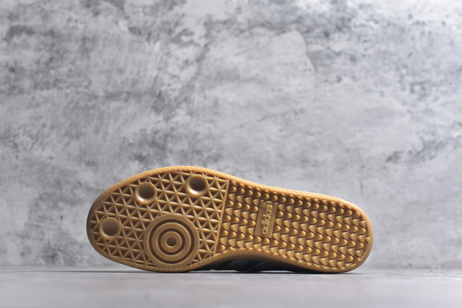 图片[6]-#独家实拍✨Adidas SAMBA 德训鞋 高端定制桑巴系列 大厂纯原品质出货 超高清洁度 细节完美 舒适百搭 低帮休闲板鞋 男女同款 货号：DX0011 尺码：36 36.5 37 38 38.5 39 40 40.5 41 42 42.5 43 44 44.5 45-选品中心