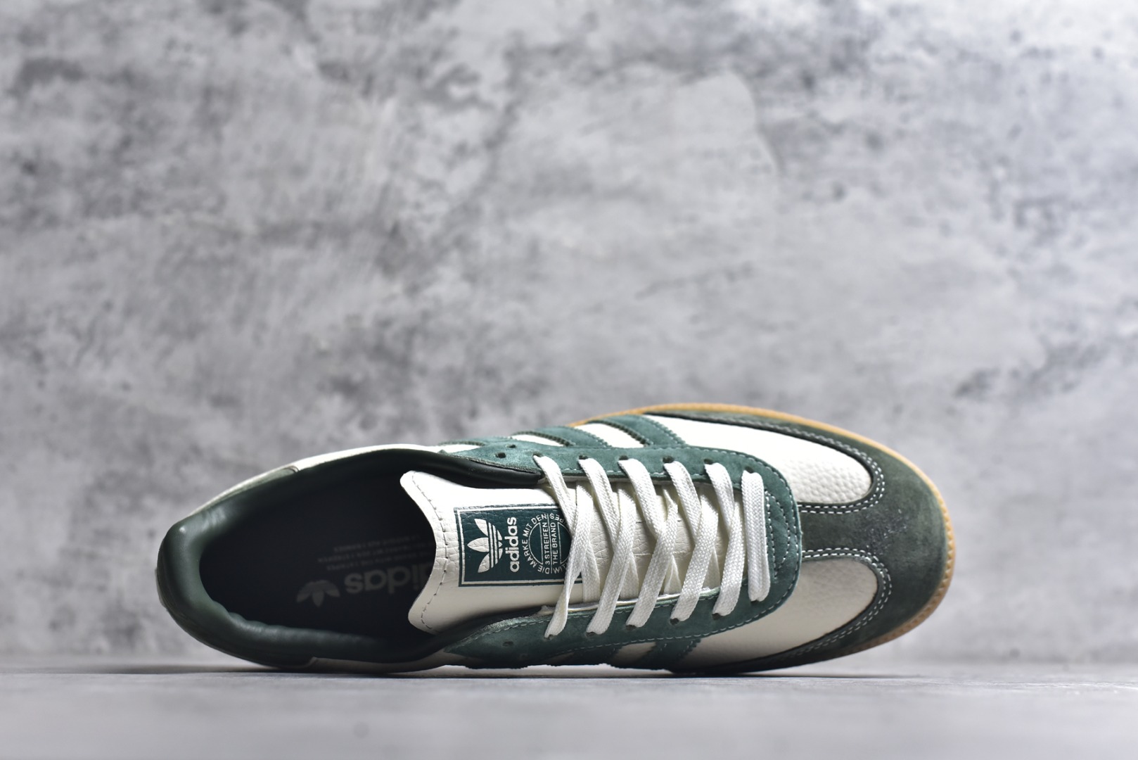 图片[4]-#Adidas Samba OG 桑巴舞街头系列德训运动板鞋 采用固色翻毛皮组合牛剖革鞋面材质 外置正确3层组合围条加厚烟胶橡胶大底 货号：DX0001 尺码：36 36.5 37.5 38 38.5 39 40 40.5 41 42 42.5 43 44 45-选品中心