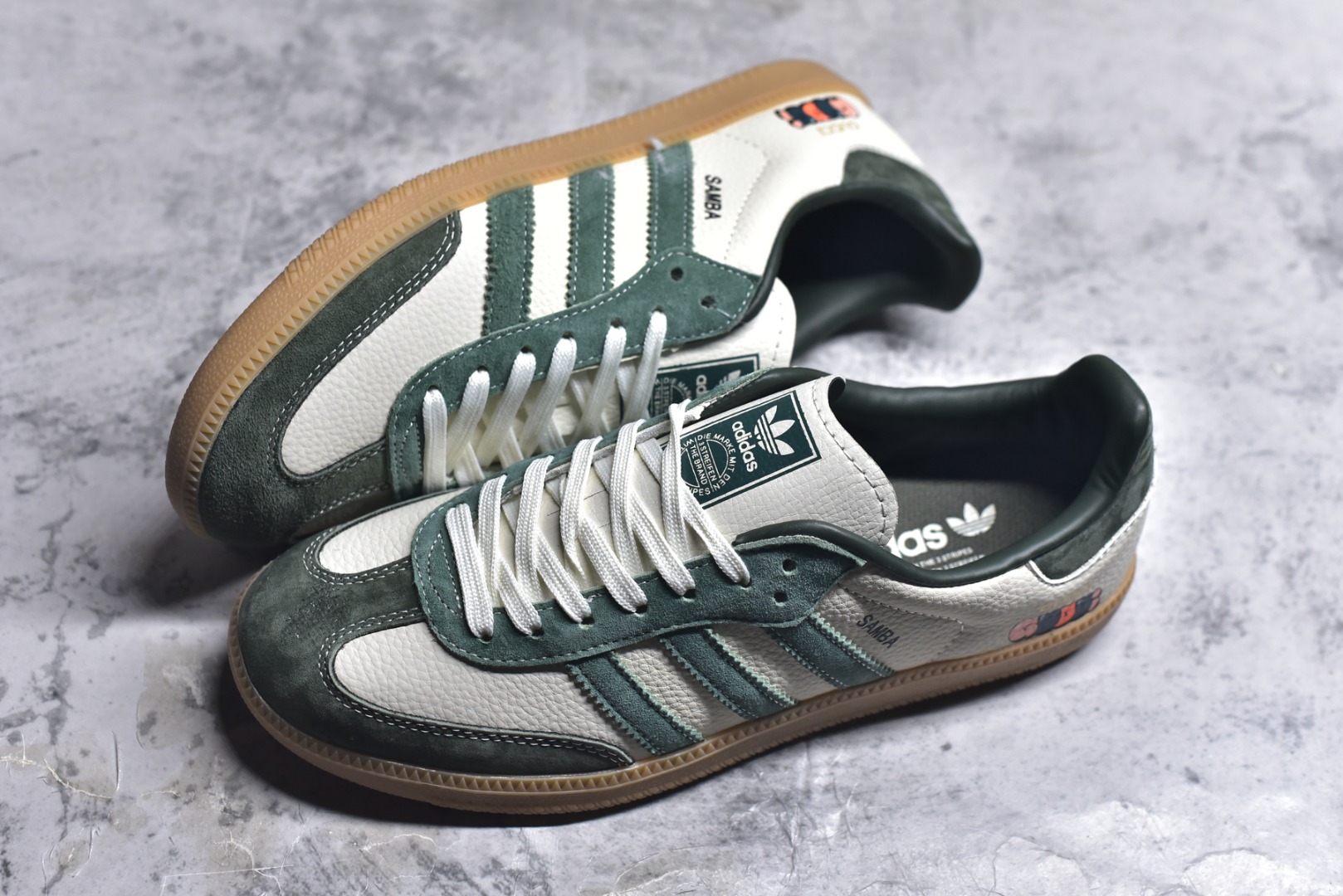 图片[7]-#Adidas Samba OG 桑巴舞街头系列德训运动板鞋 采用固色翻毛皮组合牛剖革鞋面材质 外置正确3层组合围条加厚烟胶橡胶大底 货号：DX0001 尺码：36 36.5 37.5 38 38.5 39 40 40.5 41 42 42.5 43 44 45-选品中心