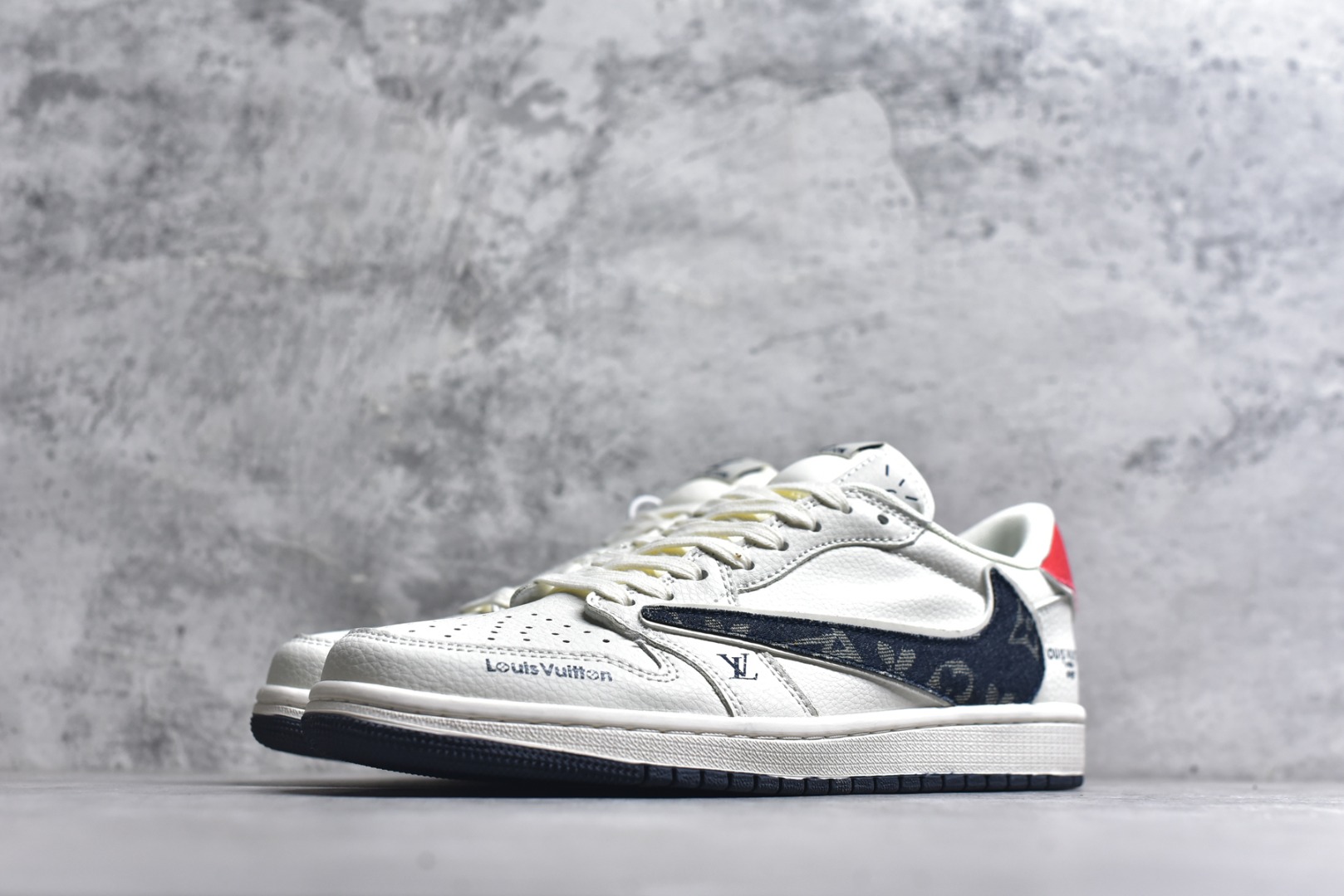 图片[2]-#海外爆款限量发售！Nike Jordan Air Jordan倒勾 “ LV联名——蓝红牛仔勾” 高端定制 低帮 复古 减震 防滑 耐磨 篮球鞋 定制鞋盒 大厂纯原品质出货 超高清洁度 皮料切割干净无任何毛边 细节完美 货号：JW1188-168 尺码：36 36.5 37.5 38 38.5 39 40 40.5 41 42 42.5 43 44 44.5 45-选品中心