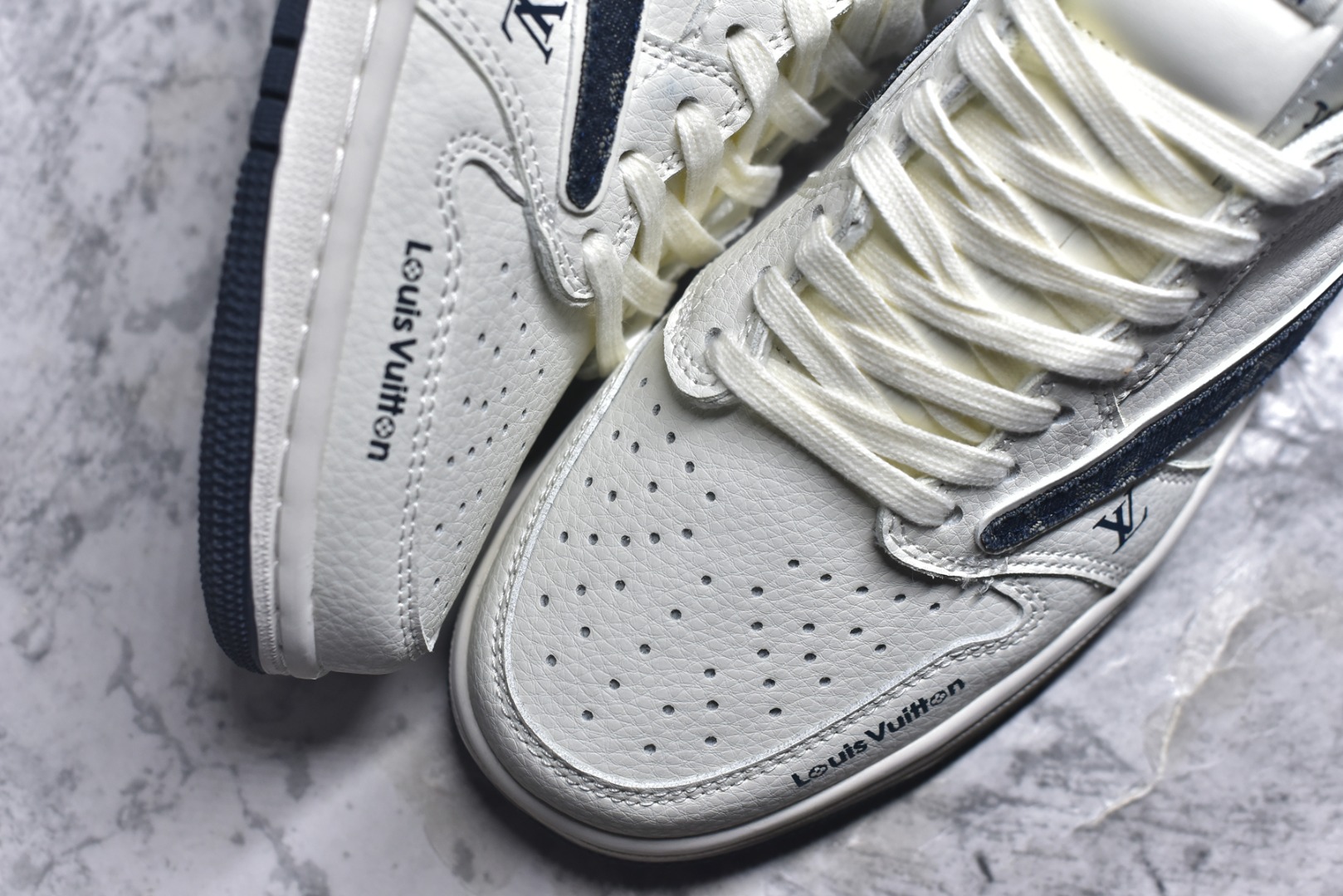 图片[8]-#海外爆款限量发售！Nike Jordan Air Jordan倒勾 “ LV联名——蓝红牛仔勾” 高端定制 低帮 复古 减震 防滑 耐磨 篮球鞋 定制鞋盒 大厂纯原品质出货 超高清洁度 皮料切割干净无任何毛边 细节完美 货号：JW1188-168 尺码：36 36.5 37.5 38 38.5 39 40 40.5 41 42 42.5 43 44 44.5 45-选品中心