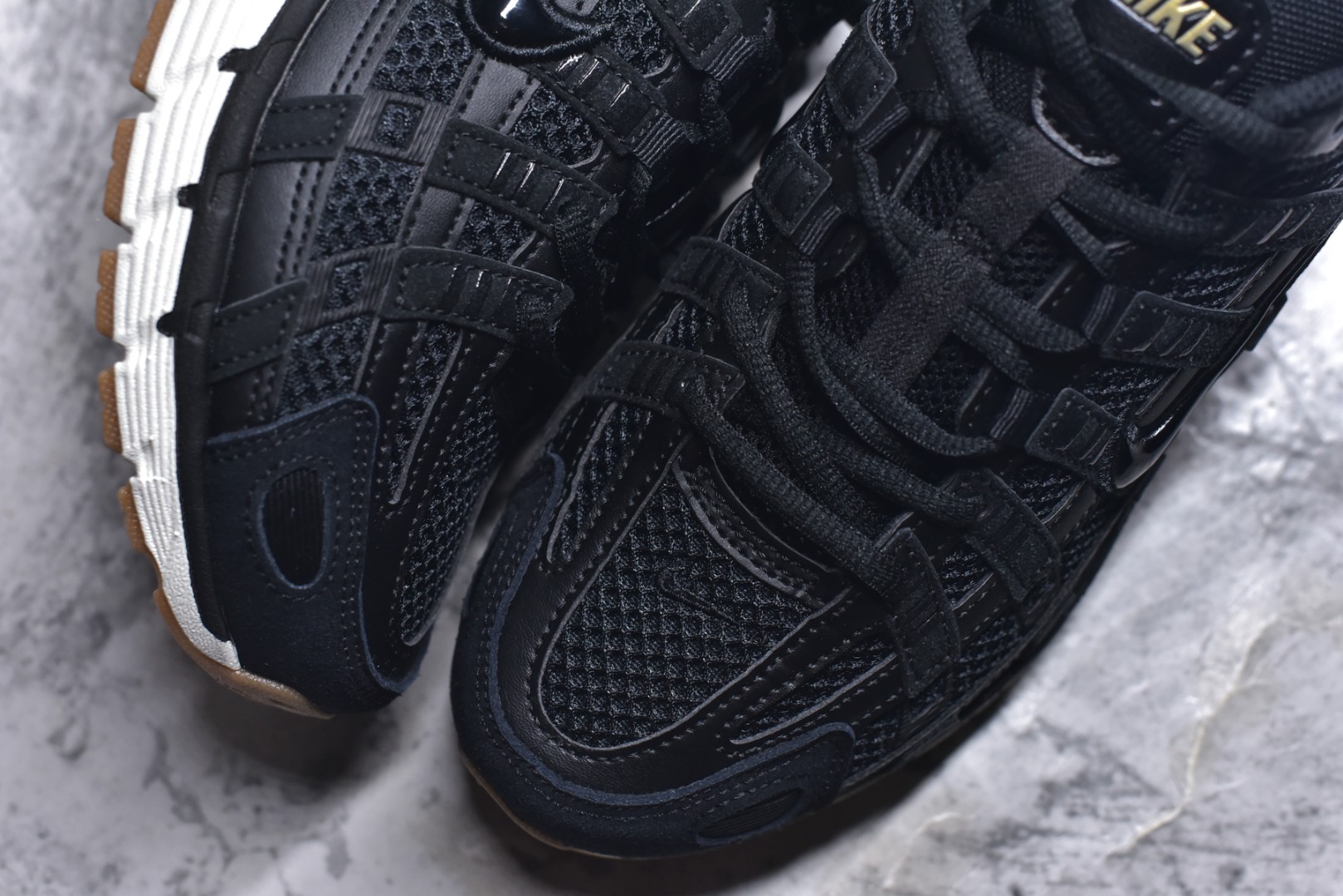 图片[8]-#NK P-6000 系列低帮复古老爹风休闲运动舒适慢跑鞋 HF0015-001 融合 Pegasus 过往运动鞋设计 助力 21 世纪早期跑步运动跃升时尚新高度 采用透气网眼布、运动风格线条和耐穿覆面 兼具吸睛外观和舒适感受 中底泡绵以田径赛道为灵感 打造厚实设计 缔造出众缓震性能 尺码：36 36.5 37.5 38 38.5 39 40 40.5 41 42 42.5 43 44 44.5 45-选品中心