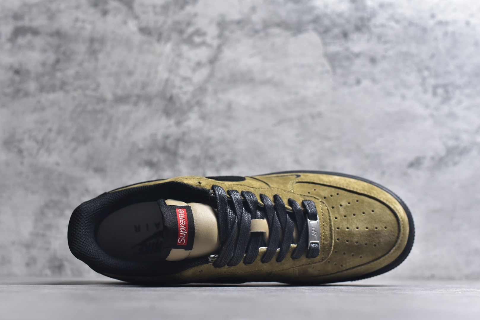 图片[4]-#海外限量发售！公司级NIke Air Force 1 \’07 Low “LV联名–卡其墨黑” 空军一号低帮 运动鞋 休闲鞋 顶级麂皮 折边针车 工艺难度大 原楦头原纸板 高端定制鞋盒 原厂鞋底 超高清洁度 细节完美 货号：DV5477-201 尺码：36 36.5 37.5 38 38.5 39 40 40.5 41 42 42.5 43 44 44.5 45-选品中心