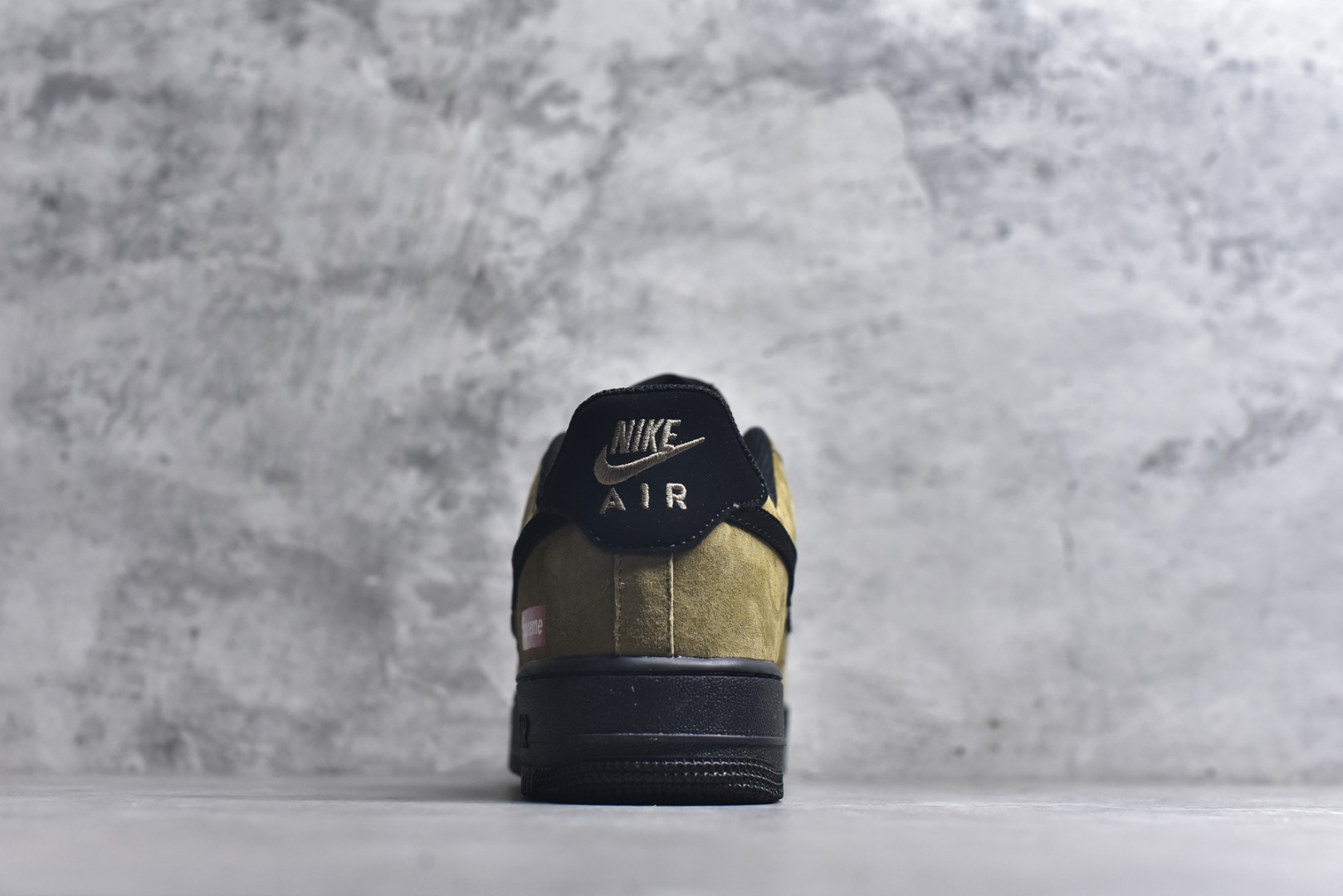 图片[5]-#海外限量发售！公司级NIke Air Force 1 \’07 Low “LV联名–卡其墨黑” 空军一号低帮 运动鞋 休闲鞋 顶级麂皮 折边针车 工艺难度大 原楦头原纸板 高端定制鞋盒 原厂鞋底 超高清洁度 细节完美 货号：DV5477-201 尺码：36 36.5 37.5 38 38.5 39 40 40.5 41 42 42.5 43 44 44.5 45-选品中心