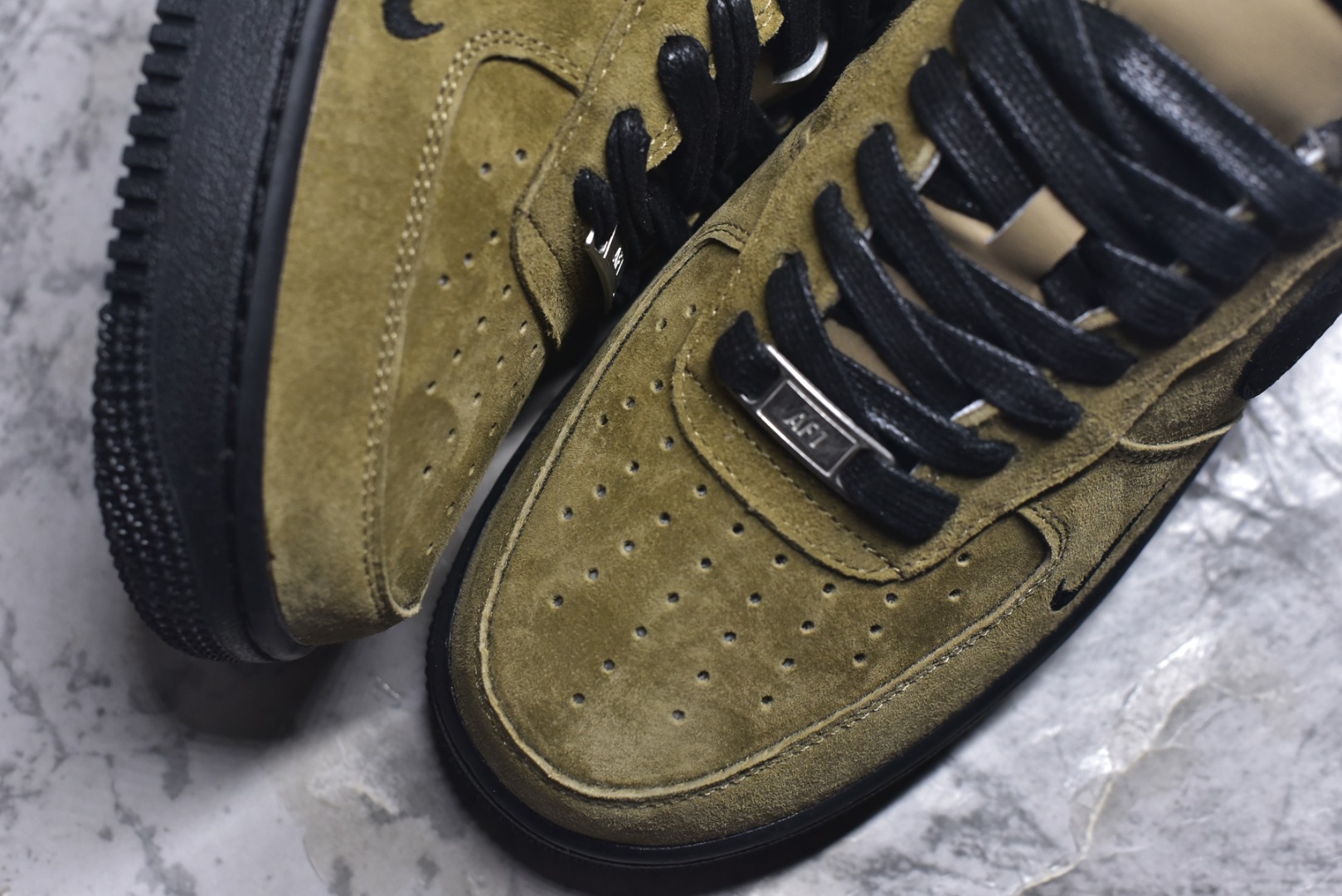 图片[8]-#海外限量发售！公司级NIke Air Force 1 \’07 Low “LV联名–卡其墨黑” 空军一号低帮 运动鞋 休闲鞋 顶级麂皮 折边针车 工艺难度大 原楦头原纸板 高端定制鞋盒 原厂鞋底 超高清洁度 细节完美 货号：DV5477-201 尺码：36 36.5 37.5 38 38.5 39 40 40.5 41 42 42.5 43 44 44.5 45-选品中心