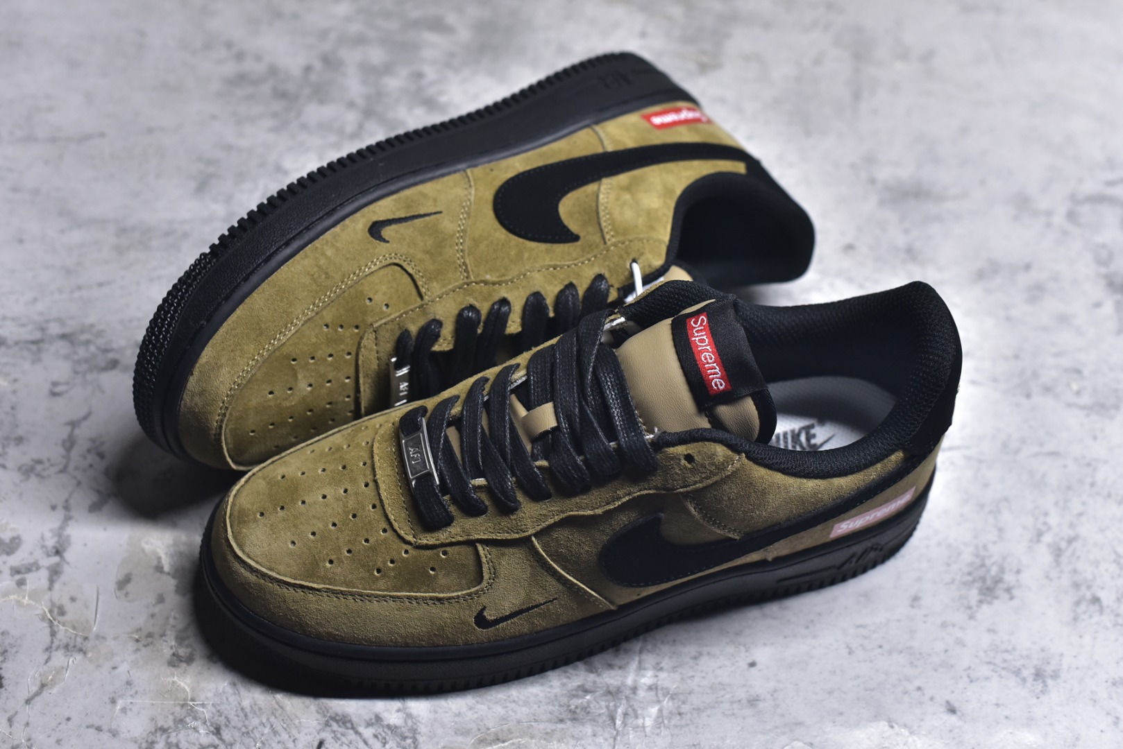 图片[7]-#海外限量发售！公司级NIke Air Force 1 \’07 Low “LV联名–卡其墨黑” 空军一号低帮 运动鞋 休闲鞋 顶级麂皮 折边针车 工艺难度大 原楦头原纸板 高端定制鞋盒 原厂鞋底 超高清洁度 细节完美 货号：DV5477-201 尺码：36 36.5 37.5 38 38.5 39 40 40.5 41 42 42.5 43 44 44.5 45-选品中心